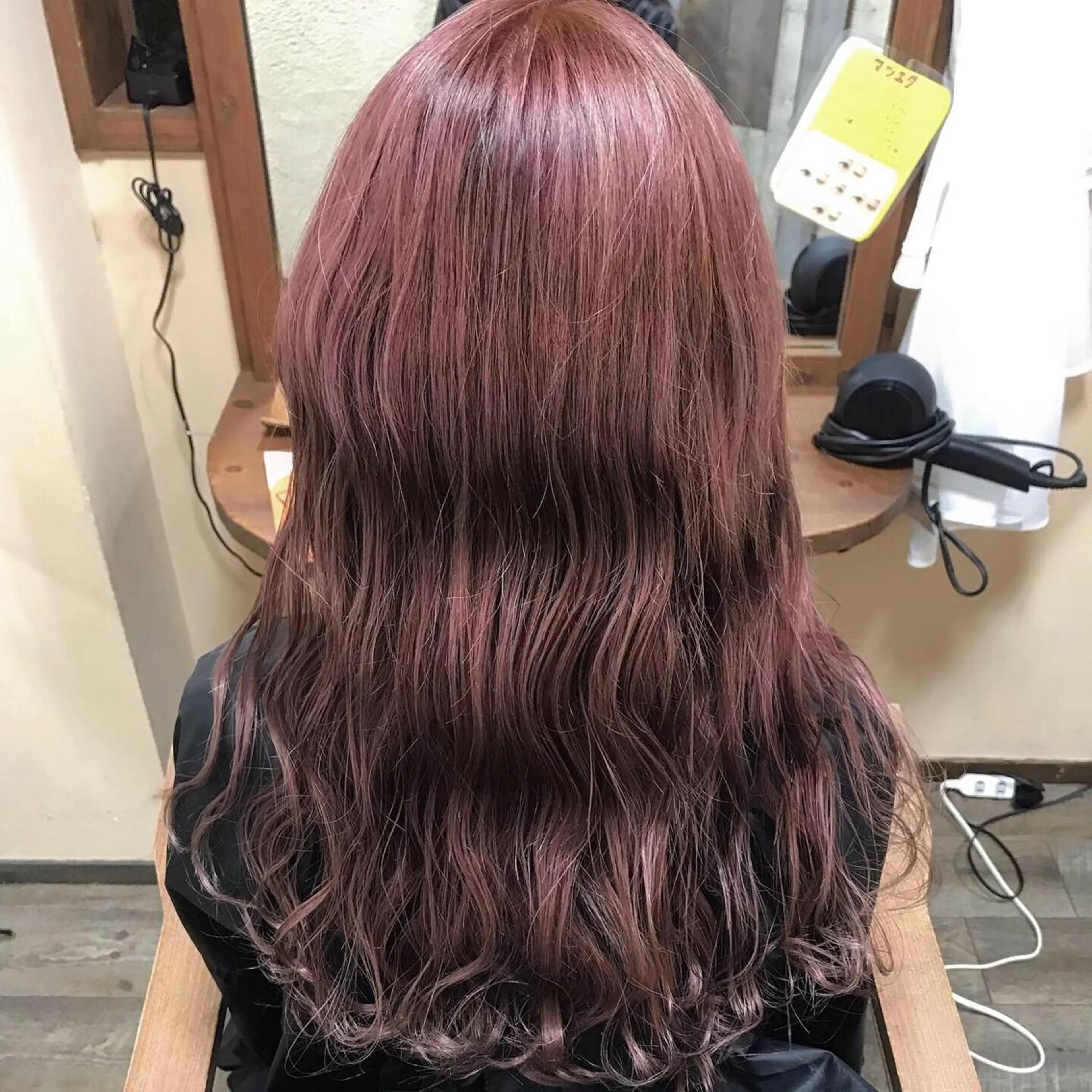 ロング カラー ピンクカラー ヘアカラー 磧本 祐里恵のヘアスタイル