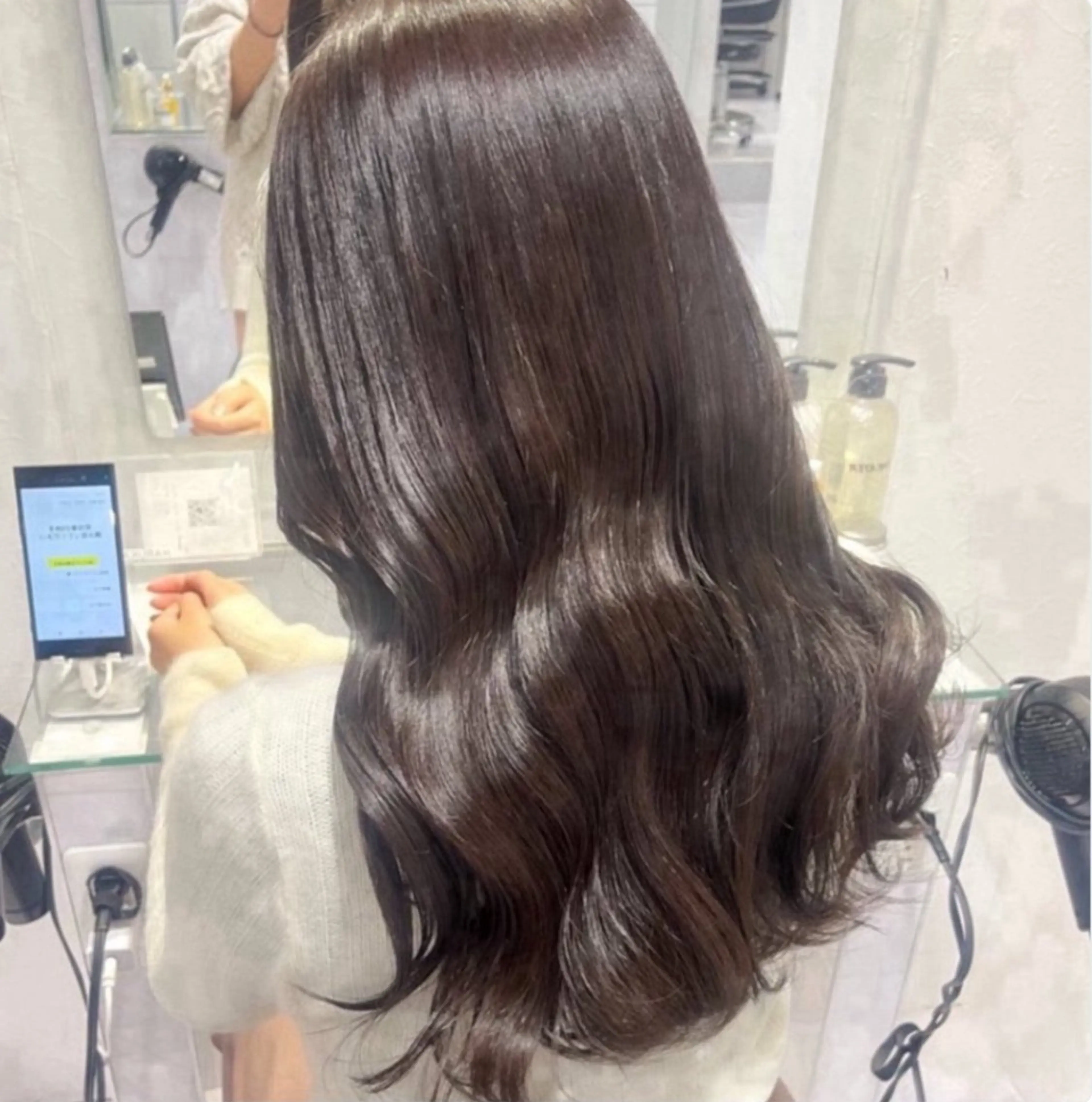 ロング カラー 🫧うる艶トレンド 🫧透明感カラーのヘアスタイル