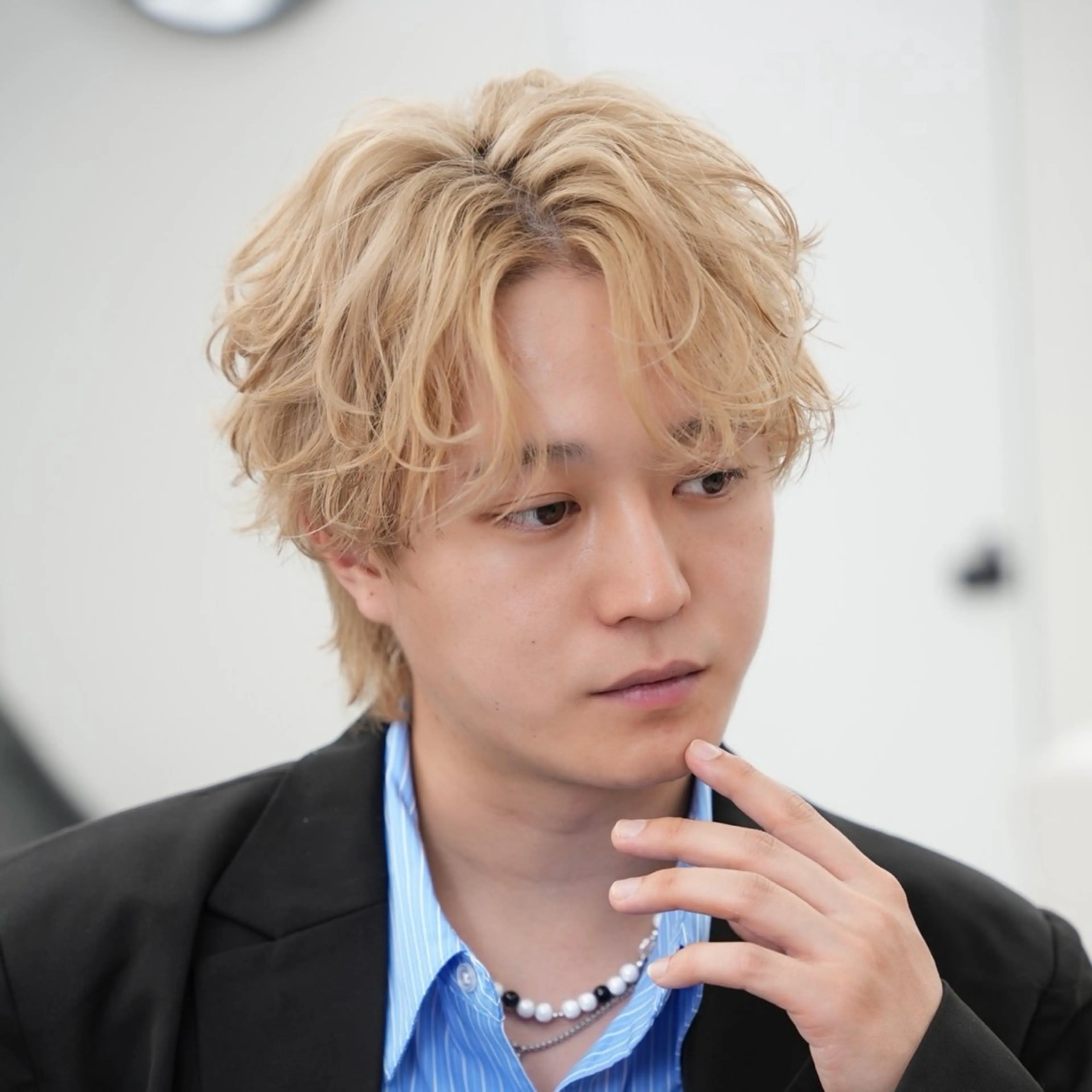 ショート カラー パーマ メンズ センターパート カット 🔥メンズ極🔥韓国 シャドウ/波巻き柿崎のヘアスタイル