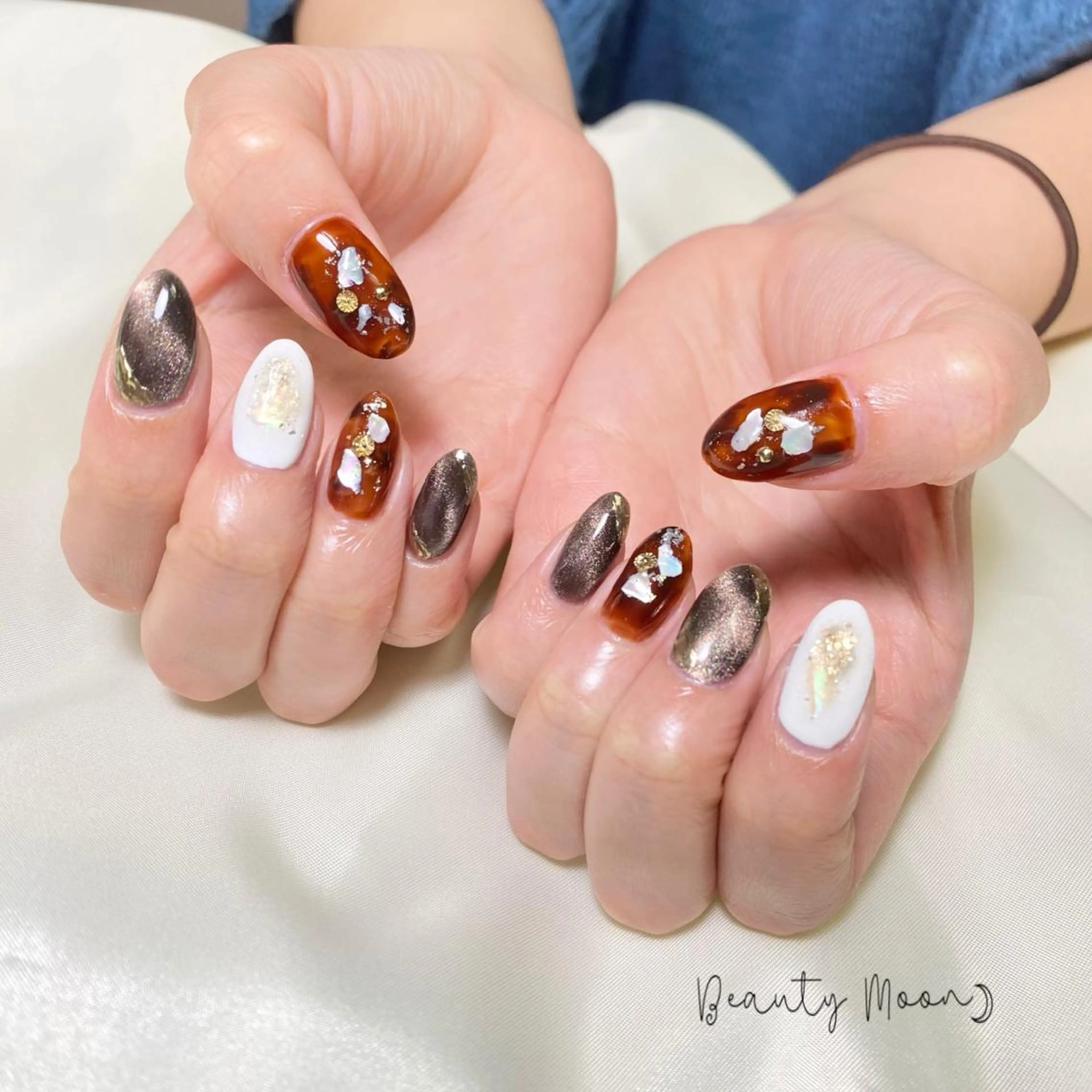 ネイル べっ甲ネイル マグネットネイル ニュアンスネイル beauty ☪︎moonのネイルデザイン