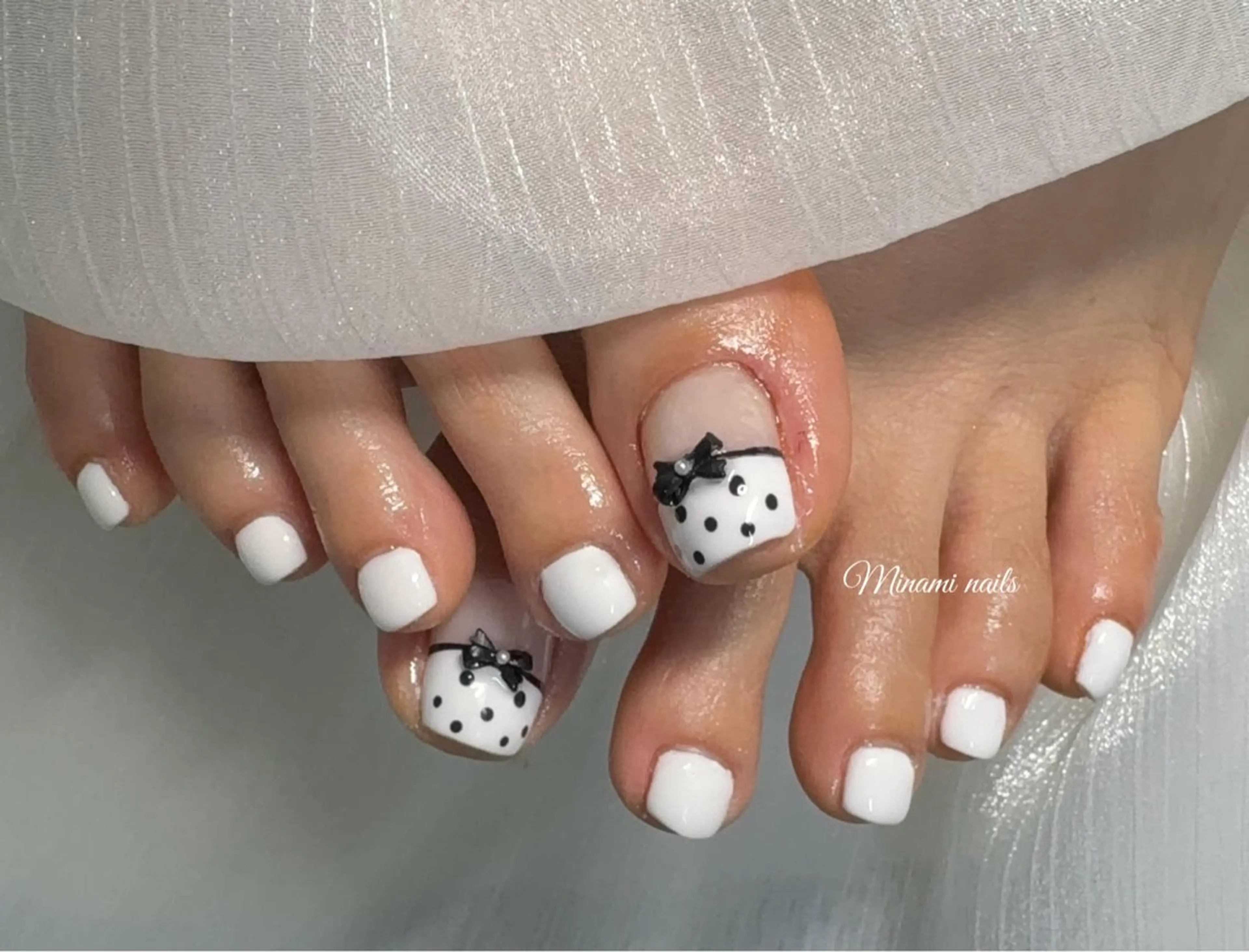ネイル アートネイル オーロラネイル ガーリー キラキラネイル 韓国ネイル フットネイル Minami Nailsのネイルデザイン