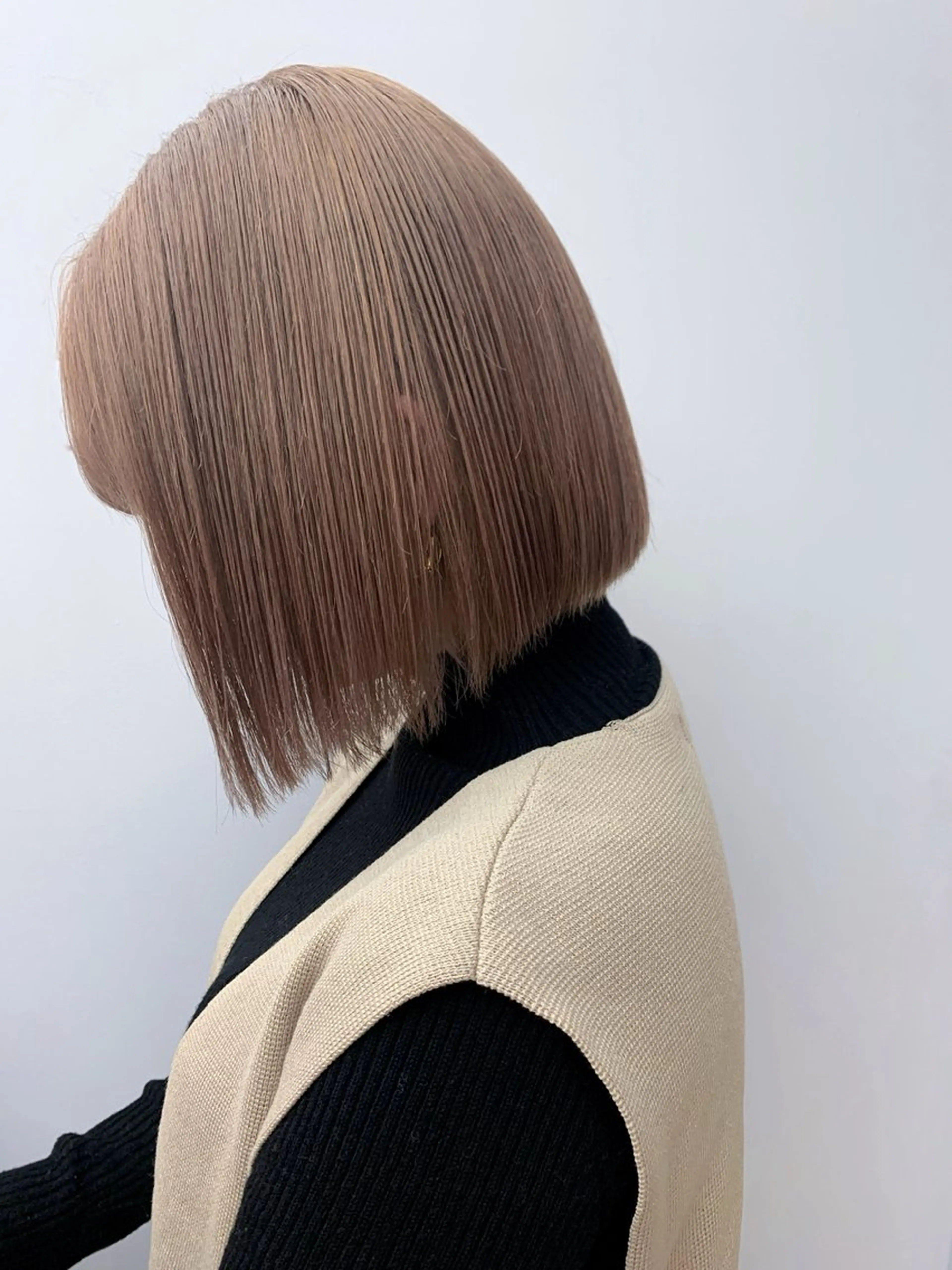 ショート カラー ベージュカラー グレージュ ハイトーンカラー ミルクティーベージュ モカグレージュ fhami 店長 髪質改善　DAITOのヘアスタイル