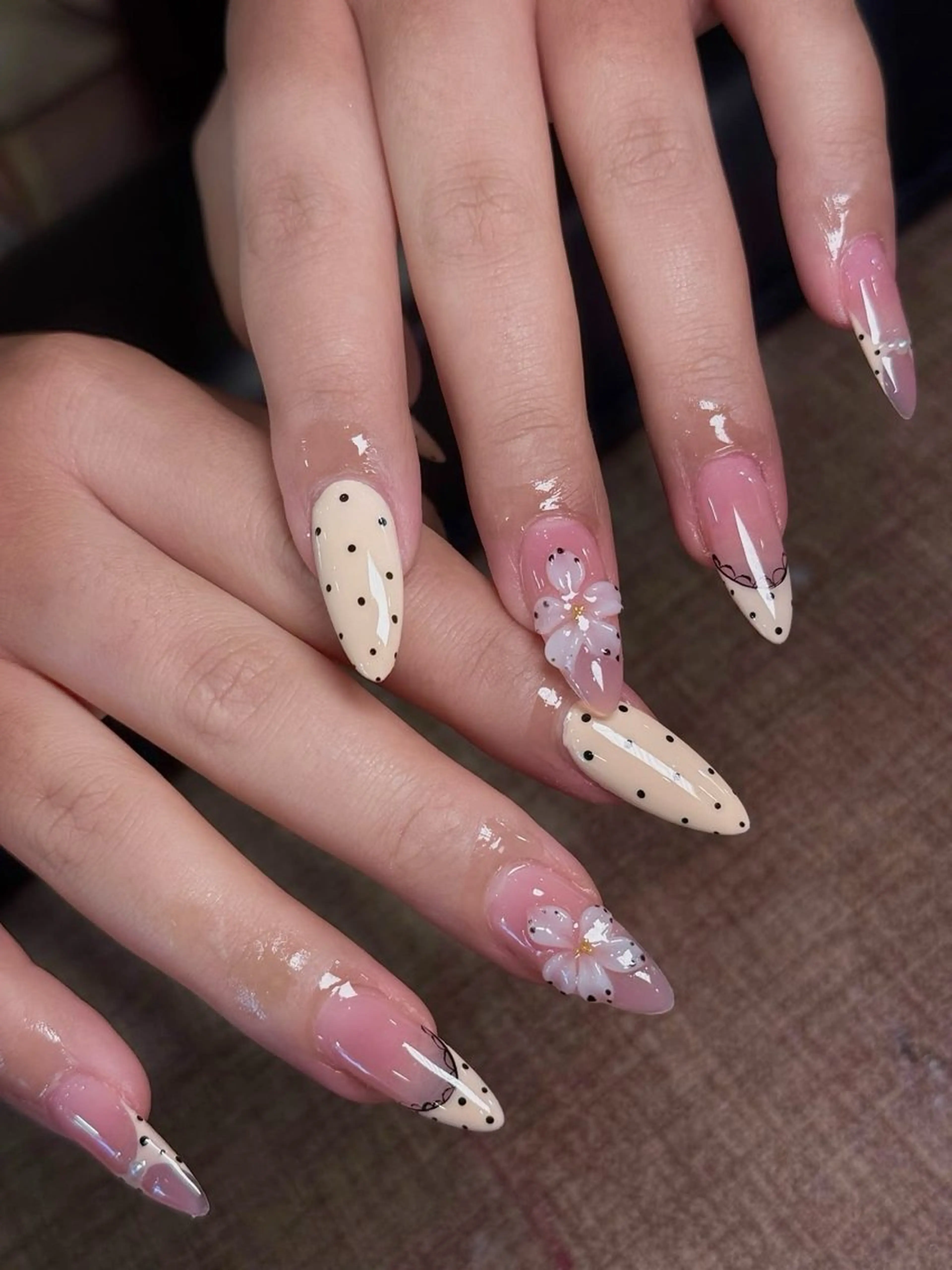 カラー グラデーションカラー ピンクカラー ハンドネイル AIN Nailのネイルデザイン