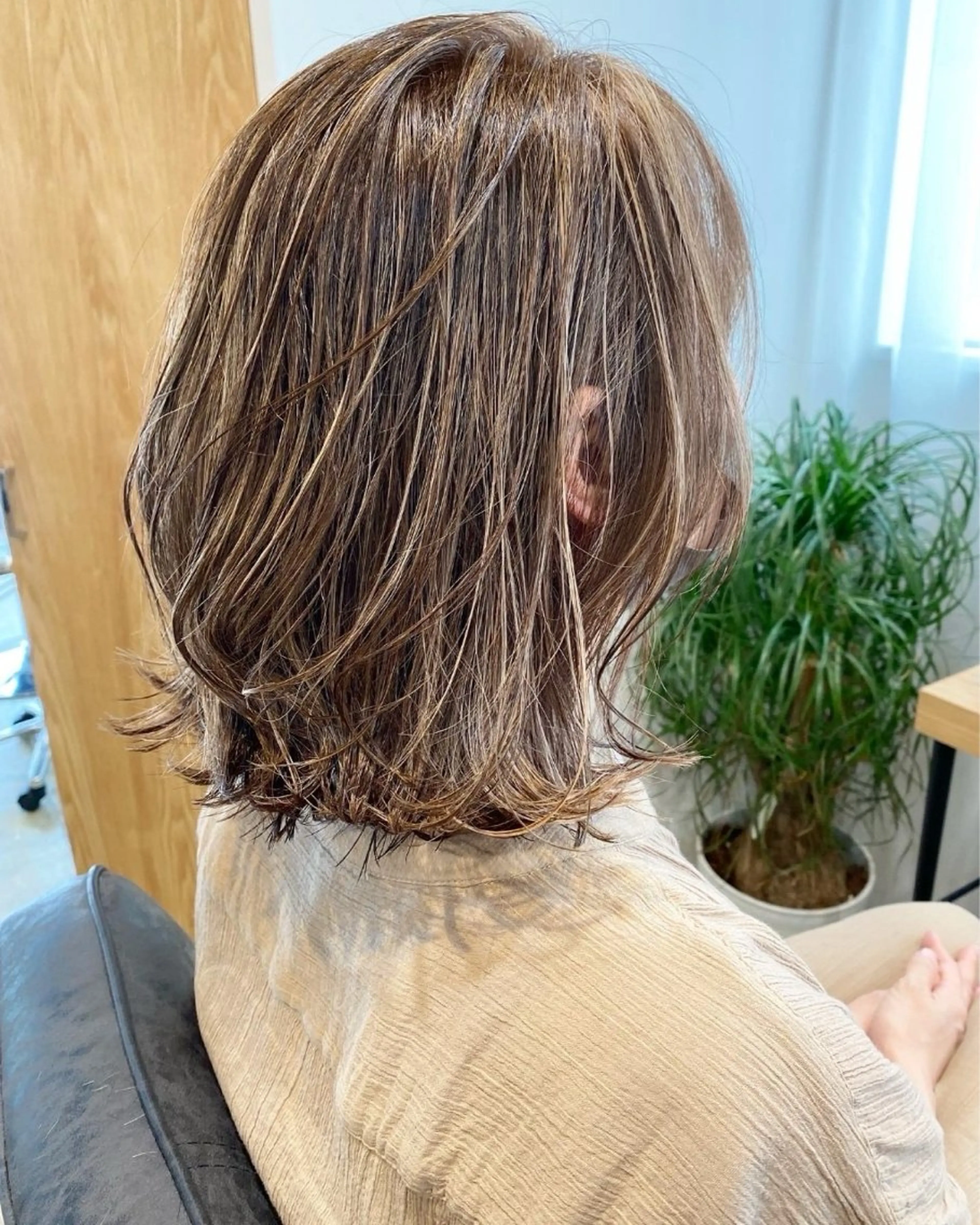 カット+白髪ぼかしカラーの写真