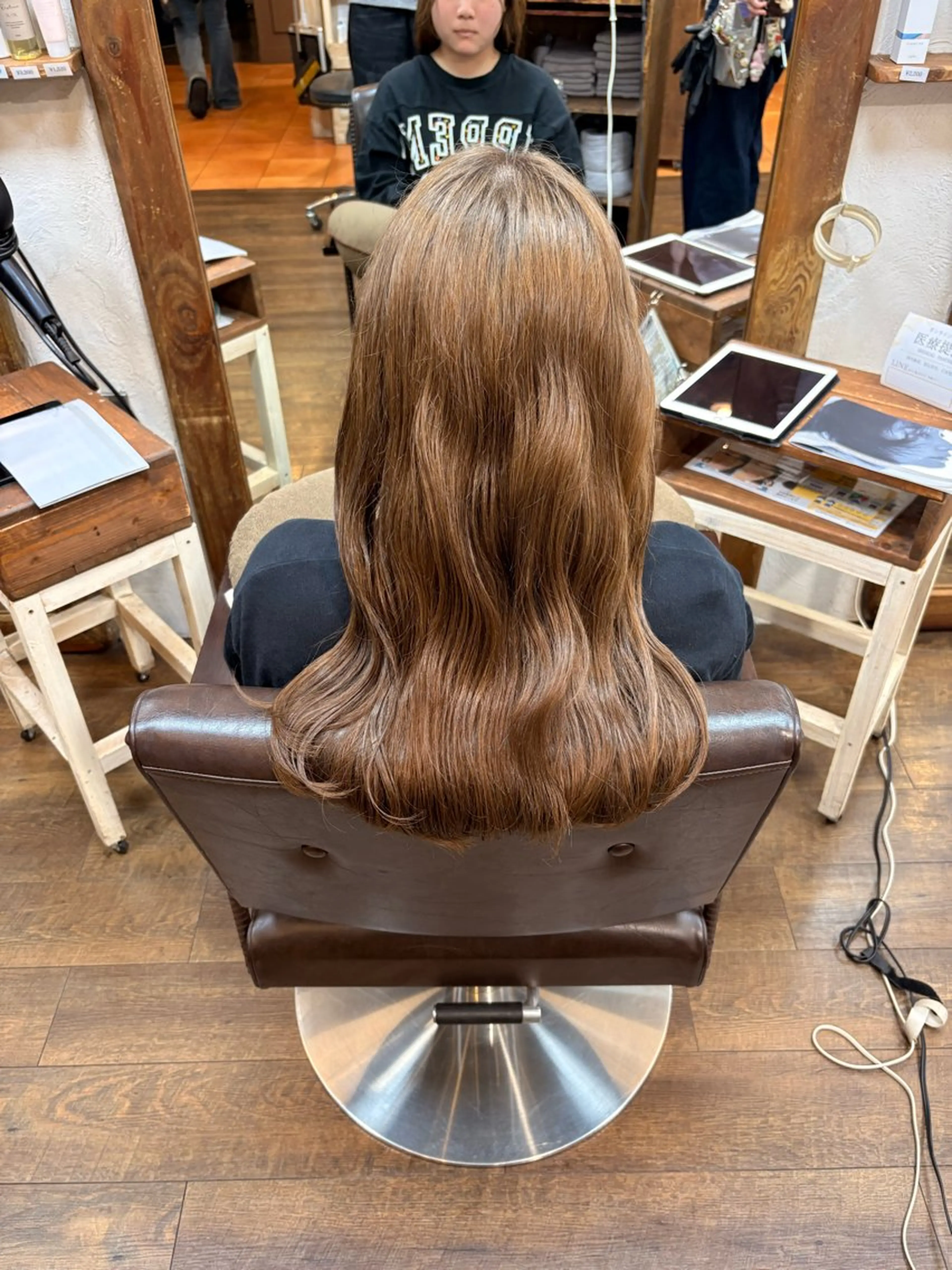カラー ベージュカラー ブラウンカラー 三宅　デザインカラー 透明感カラー✨のヘアスタイル