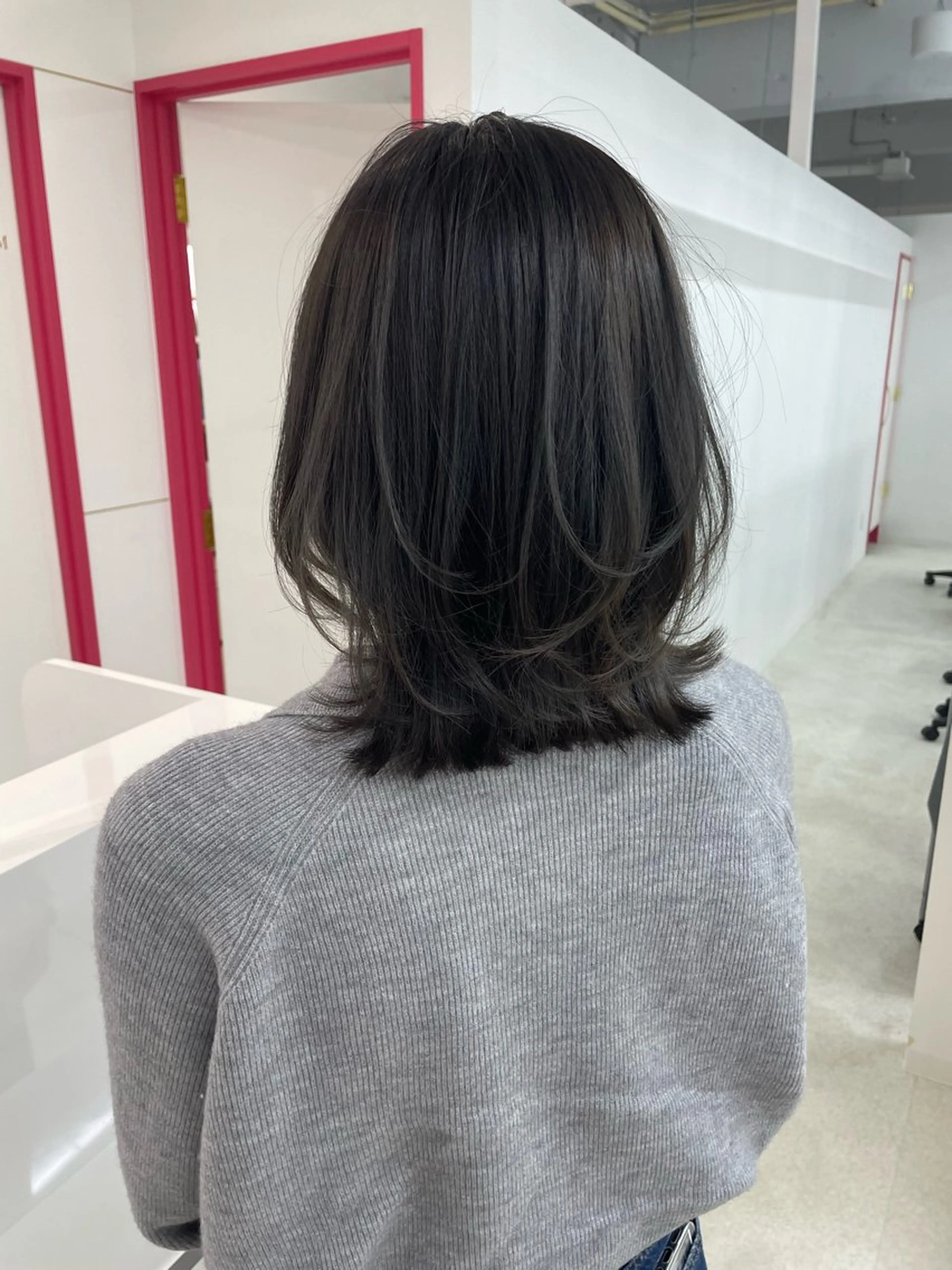 ミディアム カラー カット ヘアカラー トリートメント 冨木 雄斗のヘアスタイル