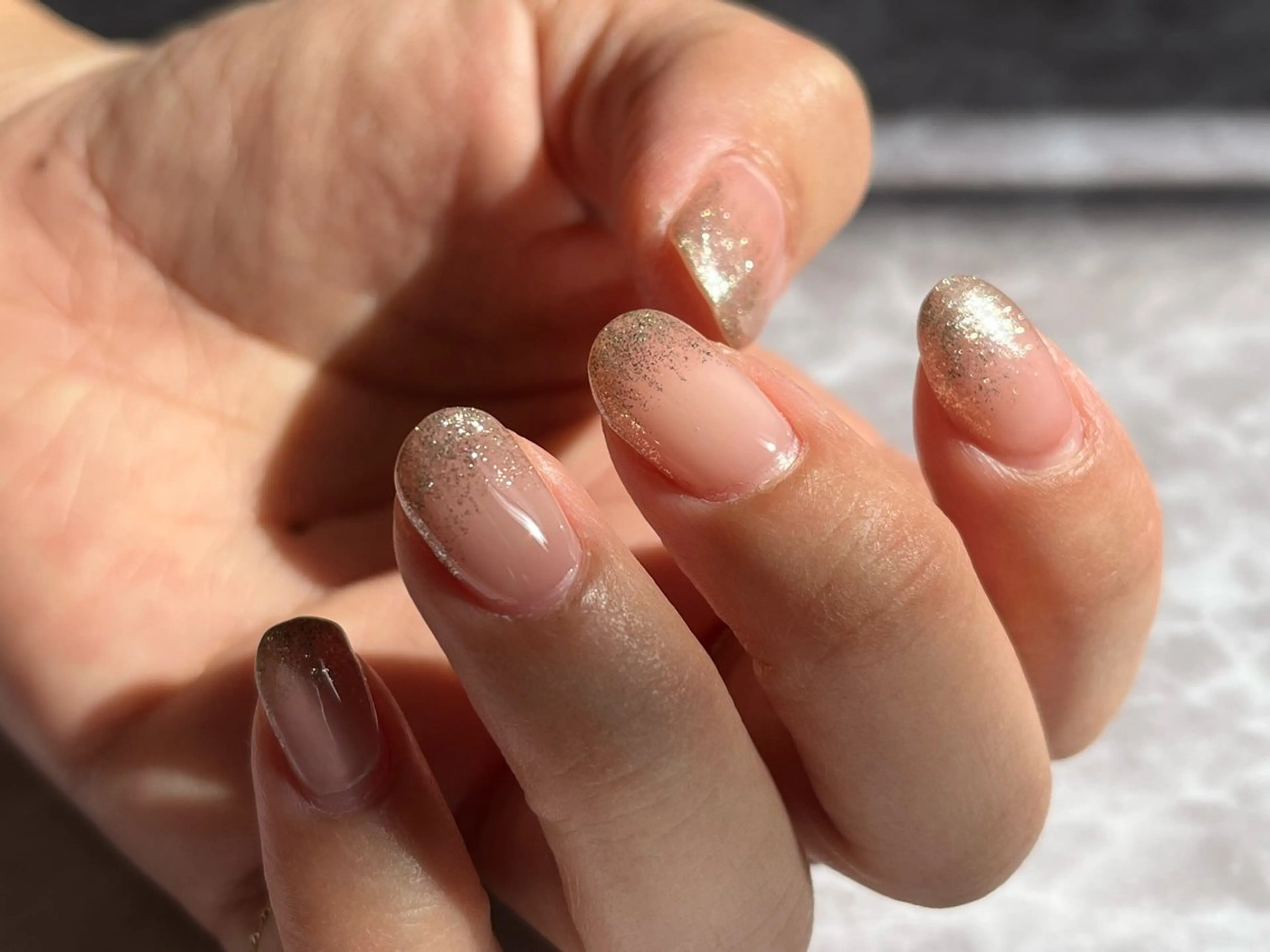 ネイル グラデーション ラメ(グリッター) ラメグラデーション Mano Nailのネイルデザイン