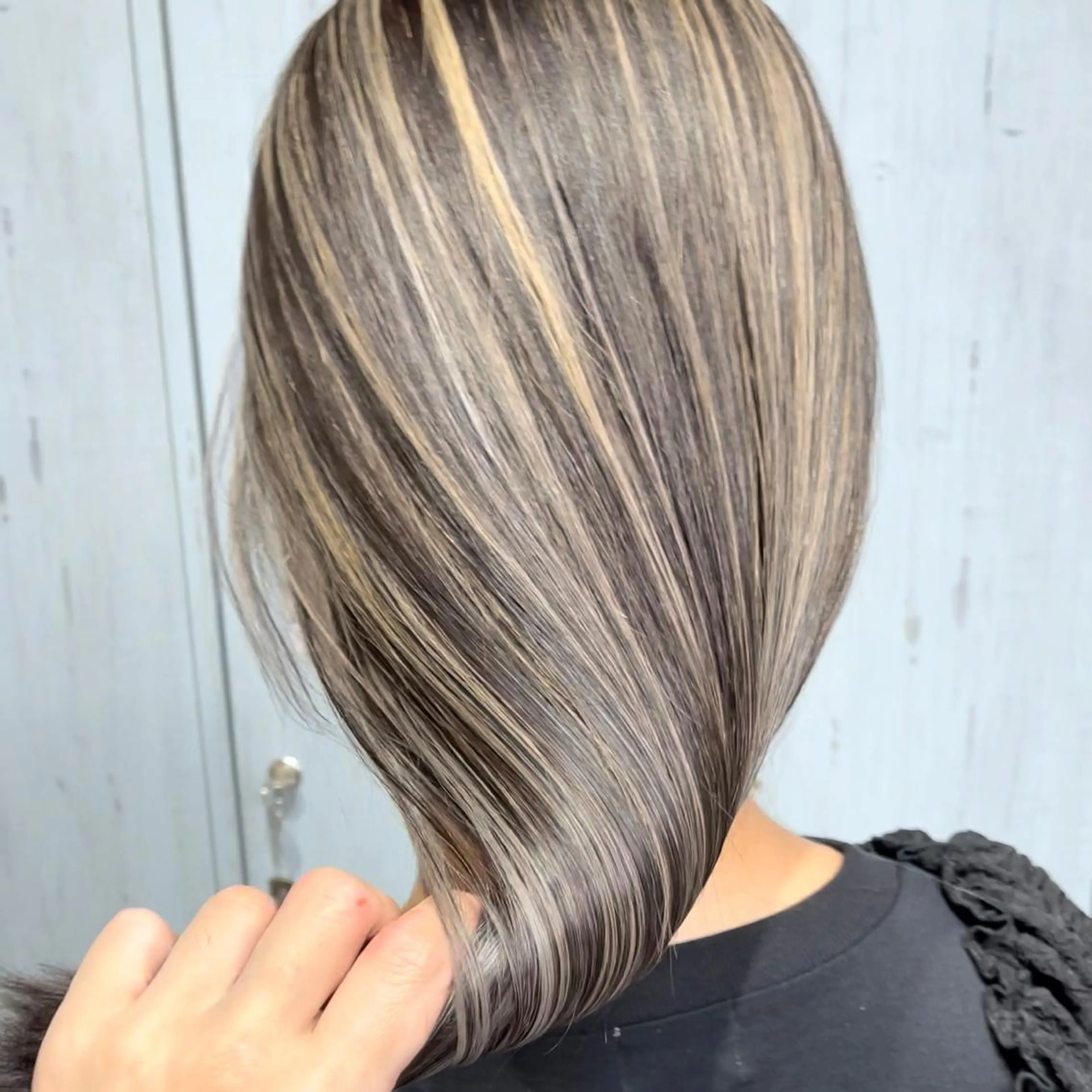 セミロング カラー ヘアアレンジ バレイヤージュ デザインカラー ハイライトカラー 外国人風カラー ハイライト カット ヘアカラー トリートメント アンドウ ユウ/ レイヤーカット/韓国のヘアスタイル