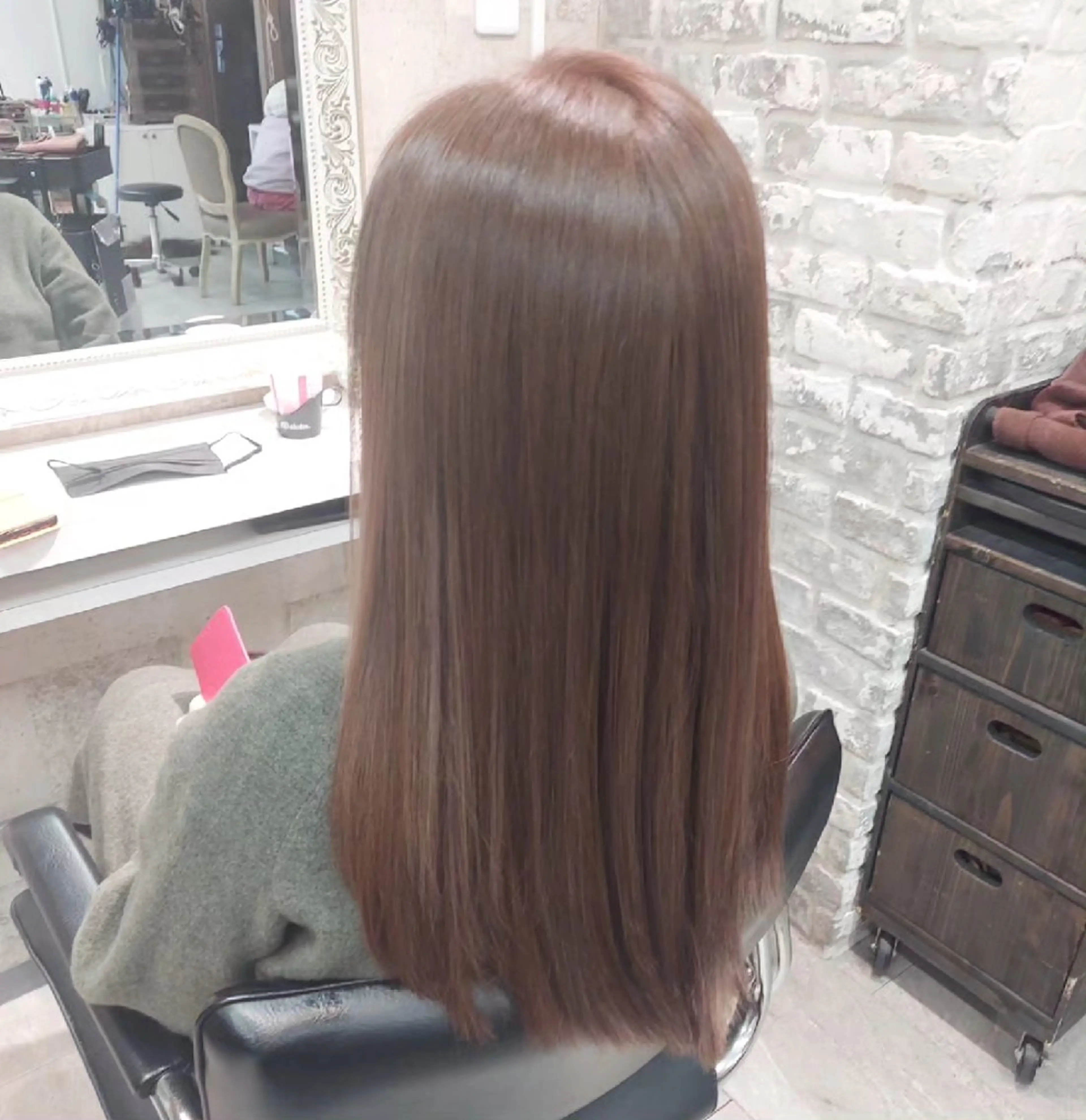 ロング カラー アッシュ ベージュカラー ヘアカラー トリートメント ブリーチ・ハイトーン 特化🎉内山のヘアスタイル