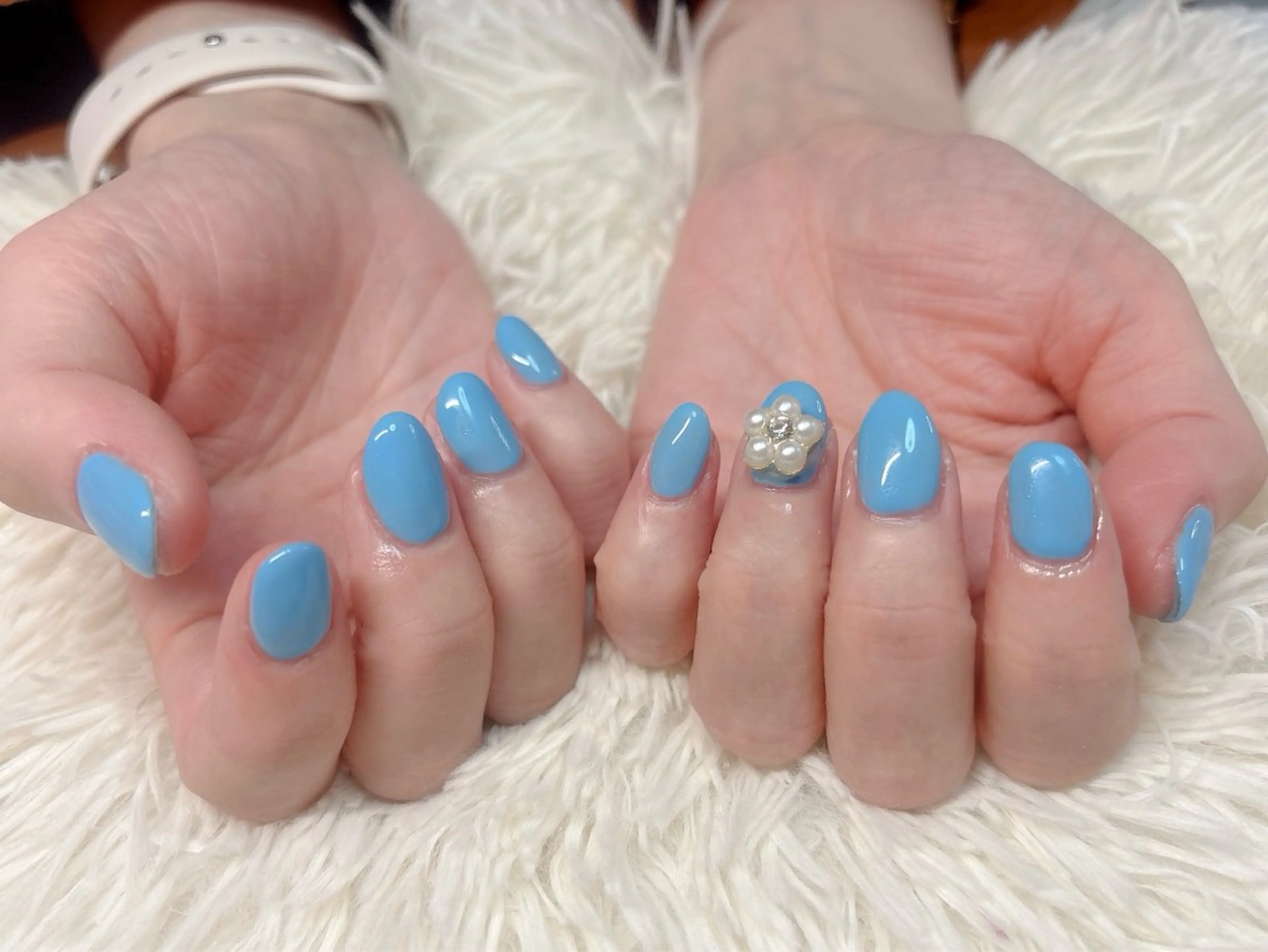 ネイル ハンドネイル パッチリオメメ Lianaのネイルデザイン