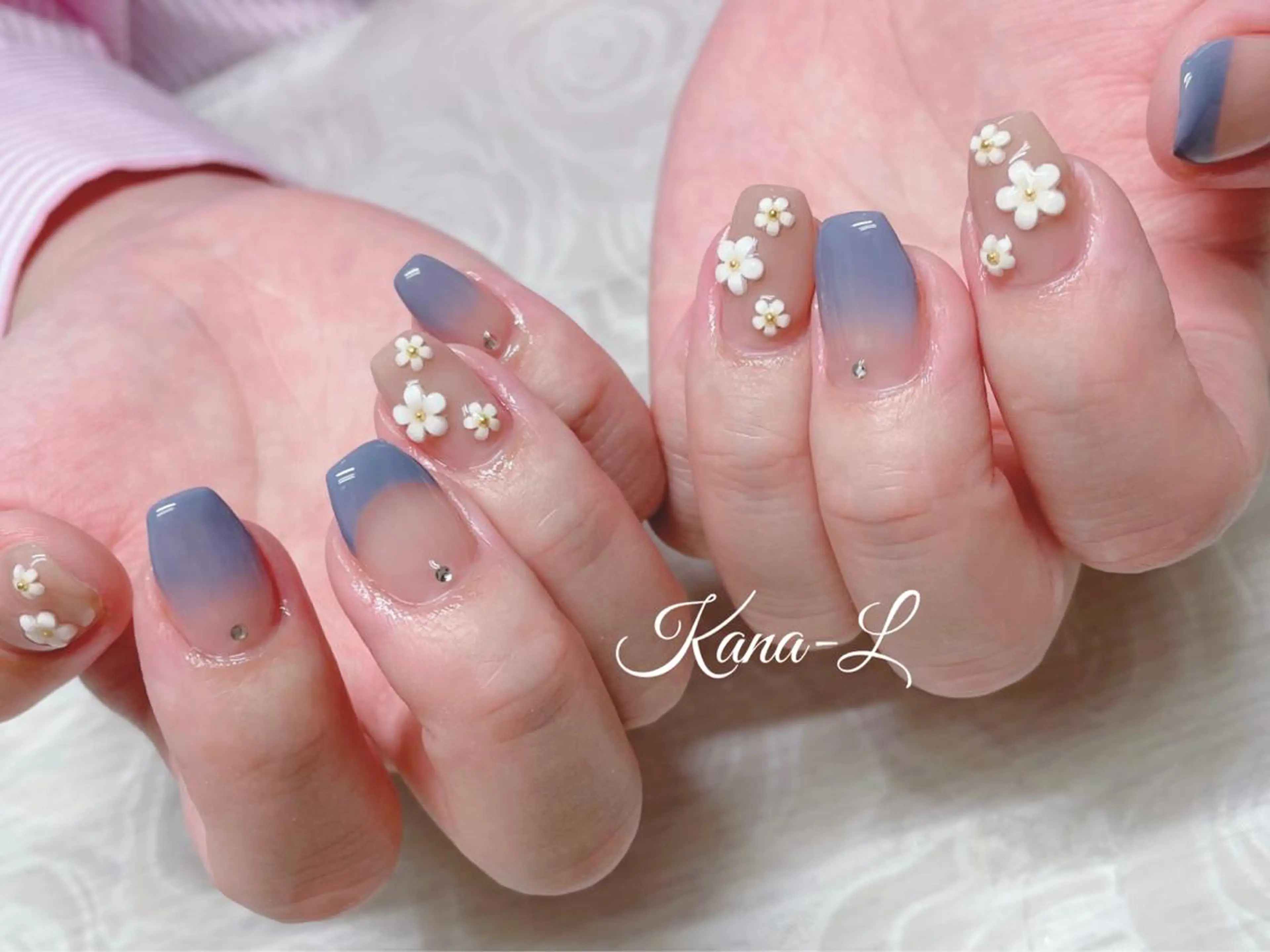カラー ネイル グラデーションカラー フラワーネイル フレンチネイル ジェルネイル グラデーション 芦辺 香奈のネイルデザイン
