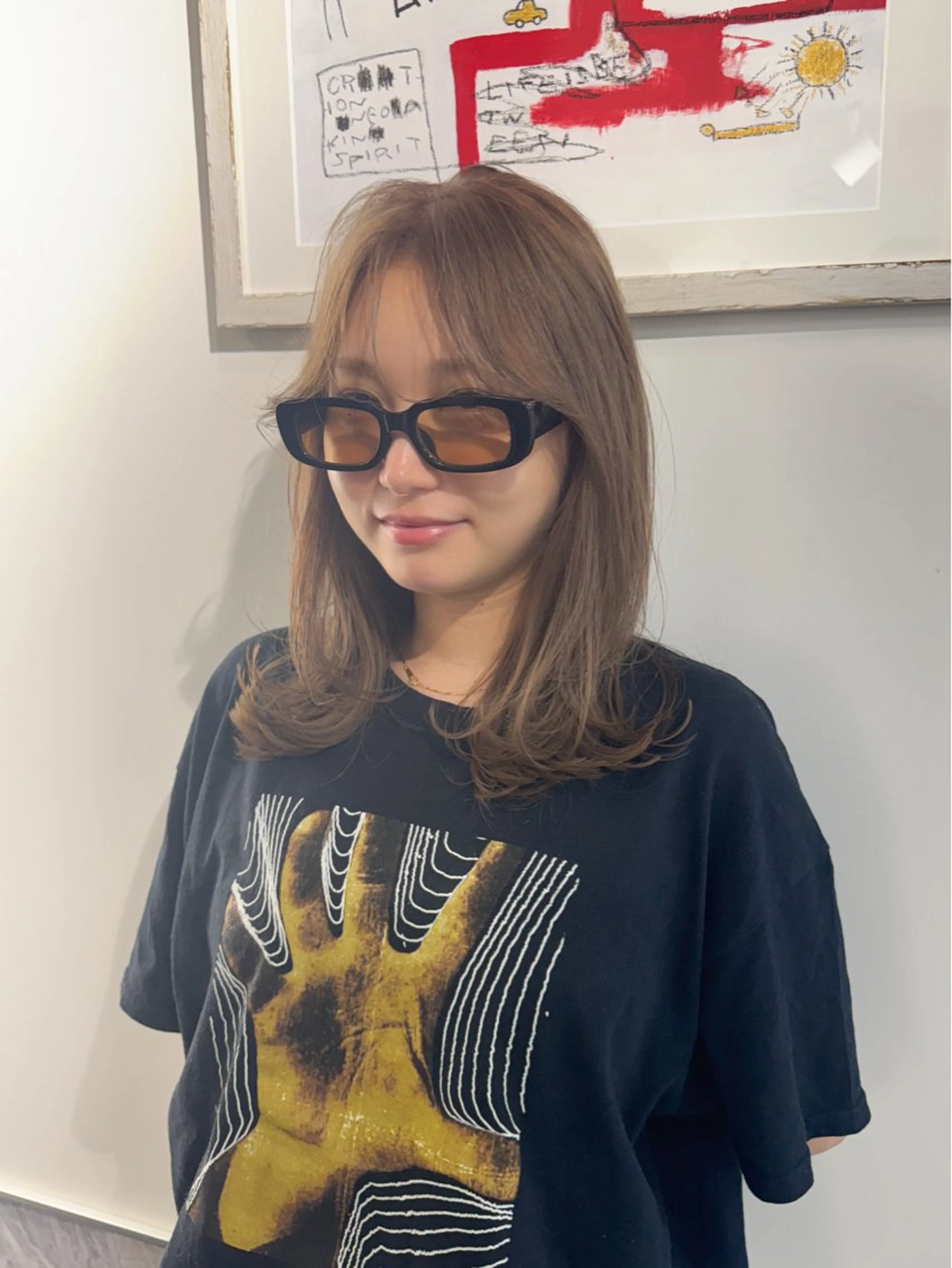 ミディアム カラー ミディアムレイヤー ベージュカラー ブリーチ デザインカラー ハイトーンカラー ヘアカラー トリートメント 新宿/ブリーチ /パーマ/戸羽のヘアスタイル