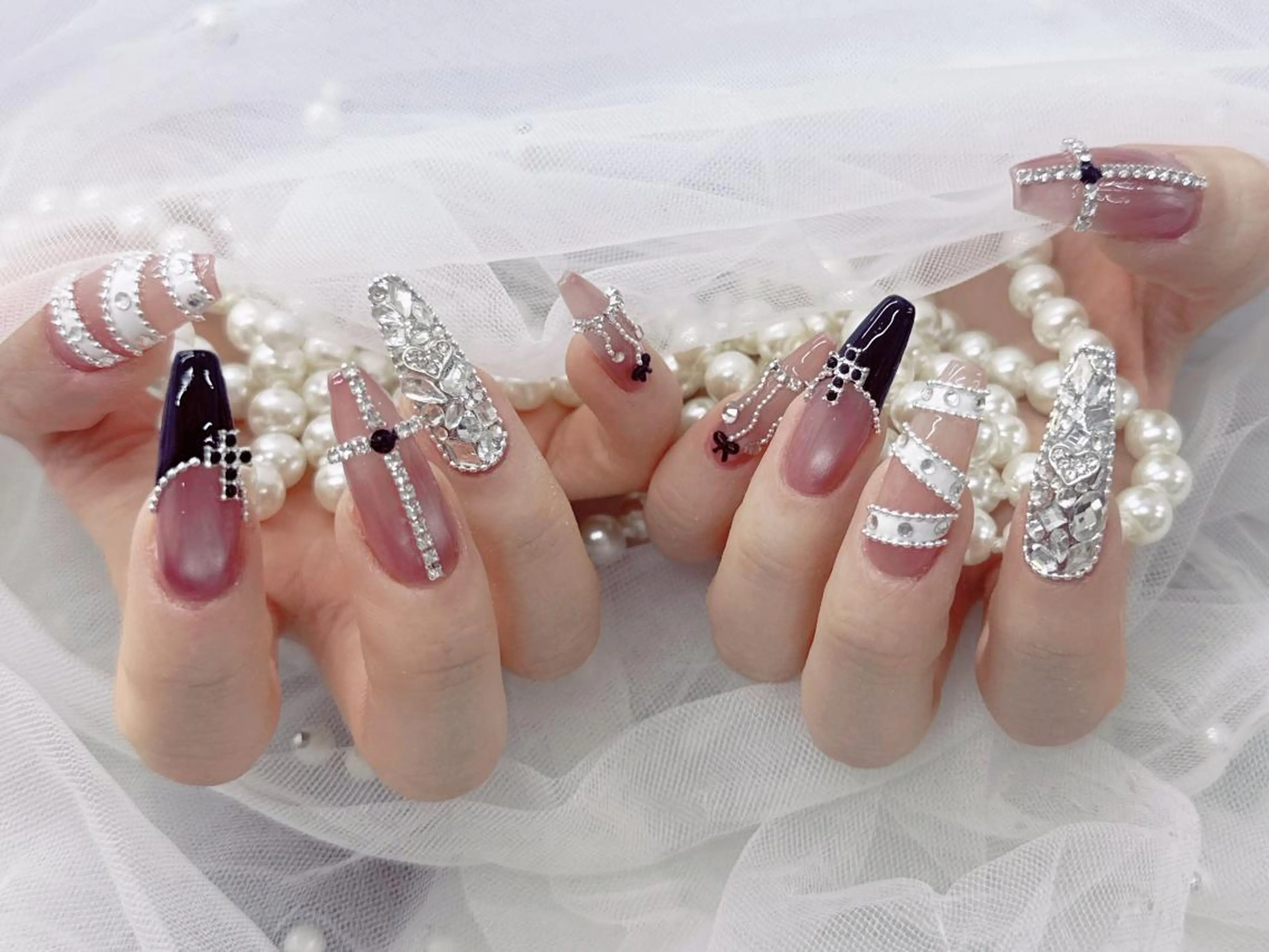 ネイル フレンチネイル ハート 韓国ネイル マグネットネイル マグネットフレンチ ハンドネイル ロータス ネイルサロンのネイルデザイン