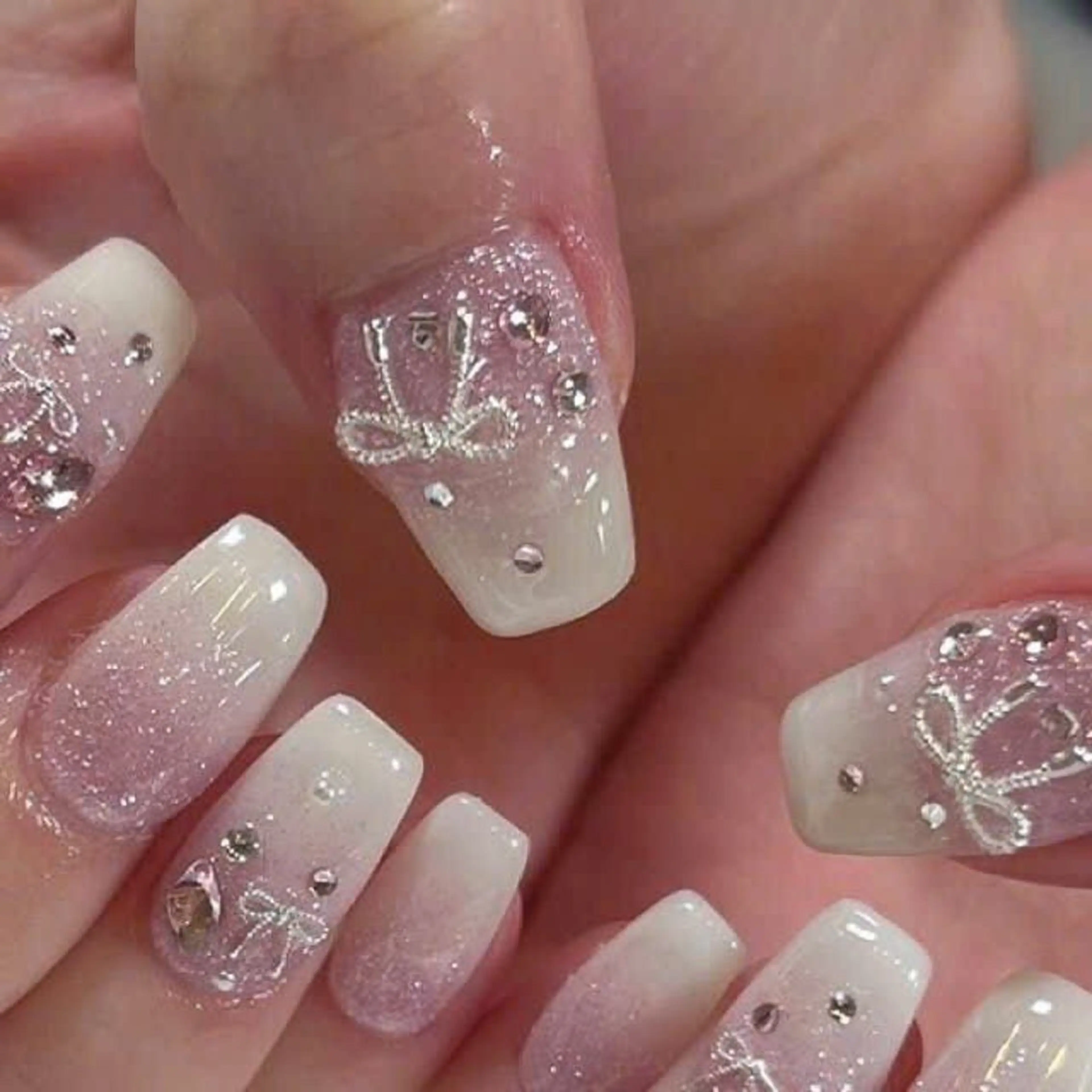 ネイル グラデーション ラメ(グリッター) マグネットネイル ミラーネイル ニュアンスネイル ハンドネイル Lumi de nailsのネイルデザイン