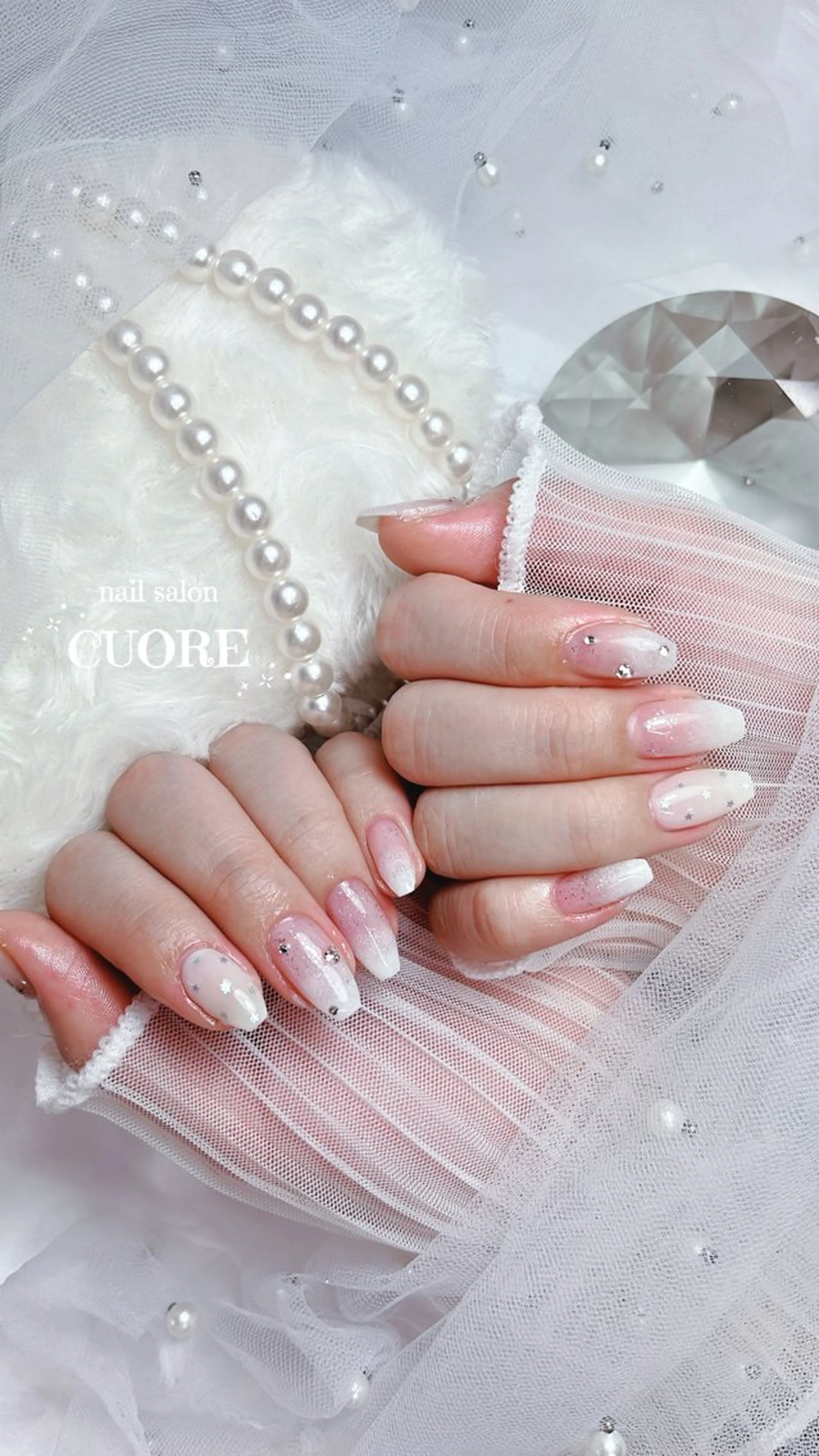 ネイル グラデーション ホワイト 冬ネイル nail salon CUOREのネイルデザイン