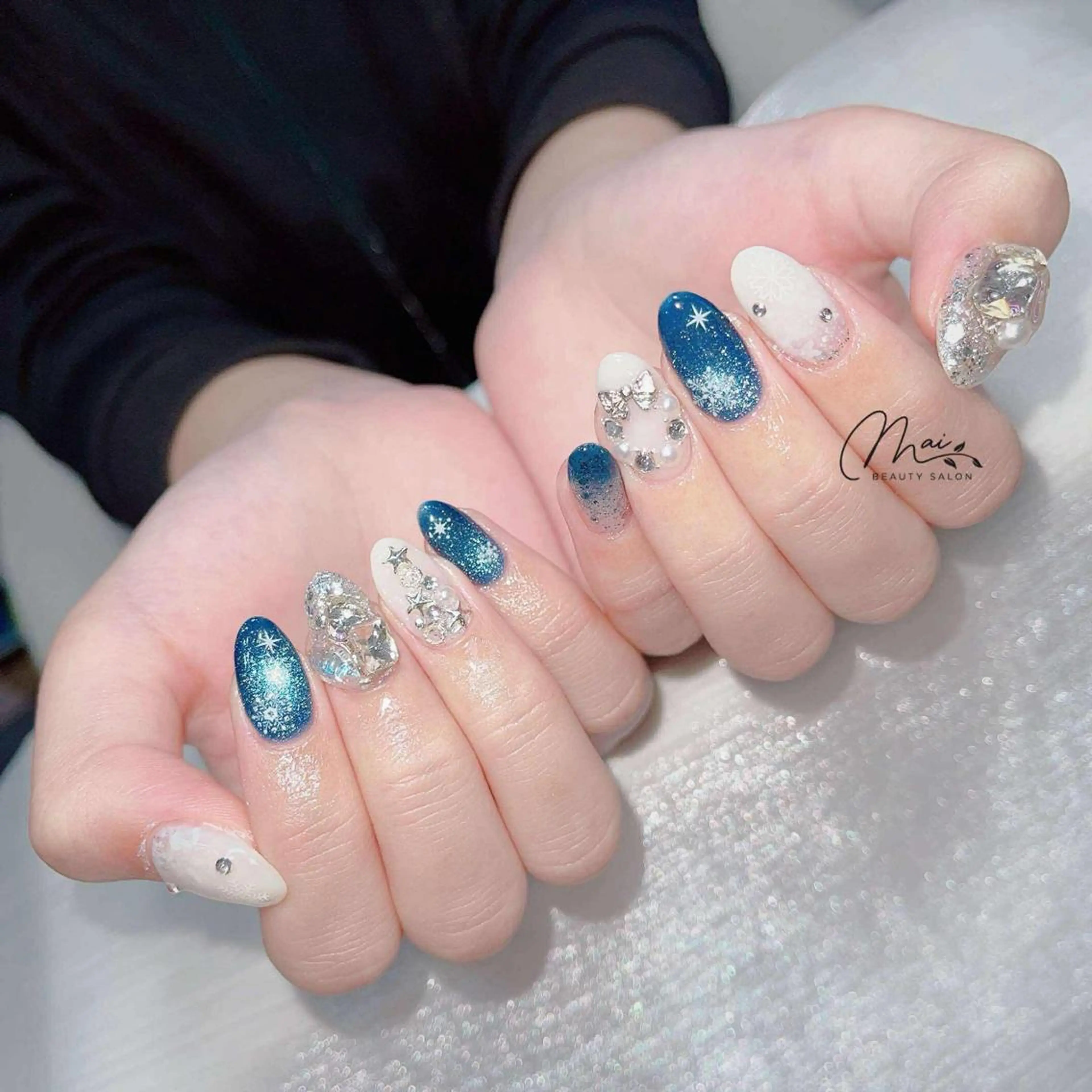 ネイル オーロラネイル チークネイル 長さ出し フラッシュネイル フットネイル MaiBeauty To  Toのネイルデザイン