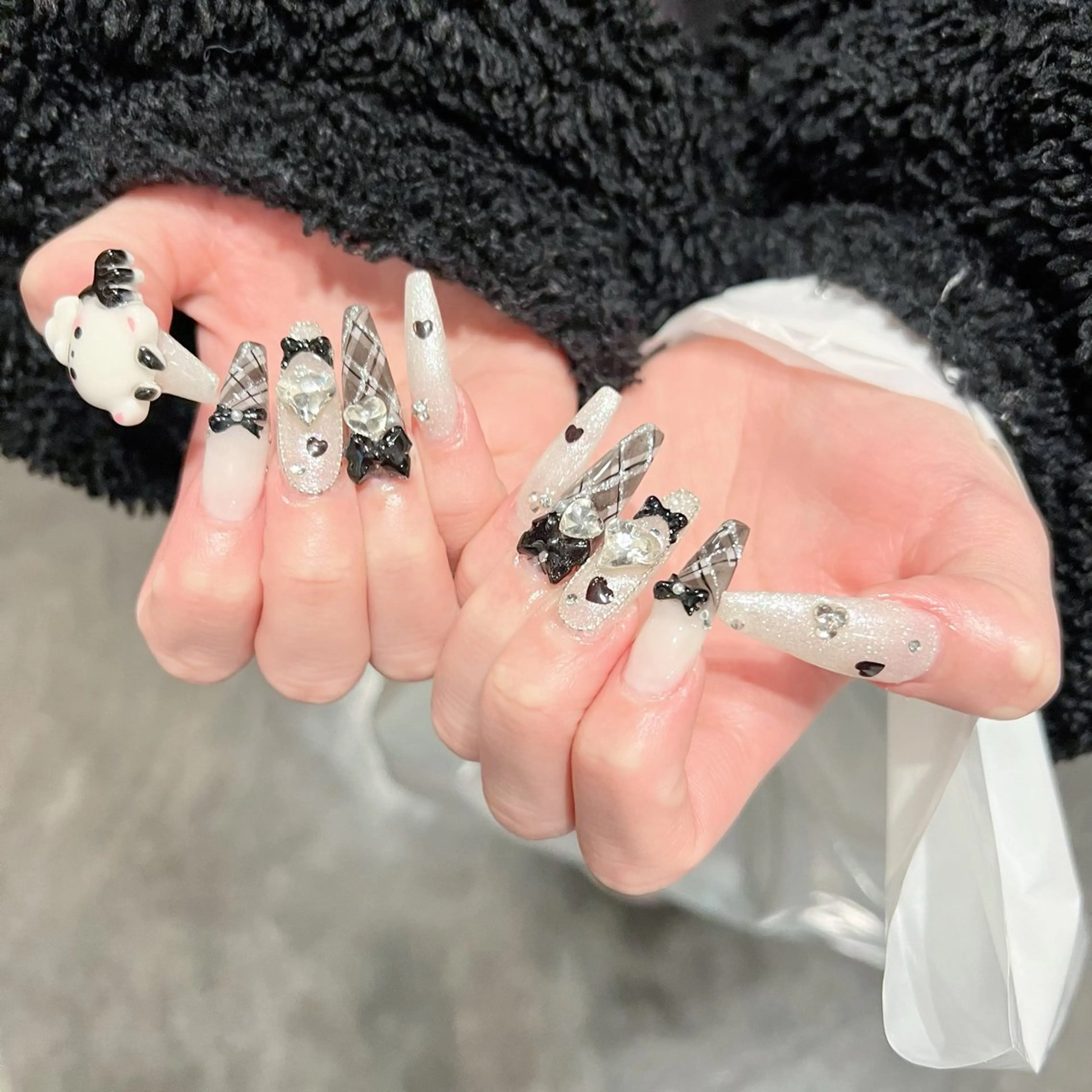 ネイル アートネイル ジェルネイル キラキラネイル 持ち込み シンプルネイル ハンドネイル ハンドケア ぱん ちゃんのネイルデザイン