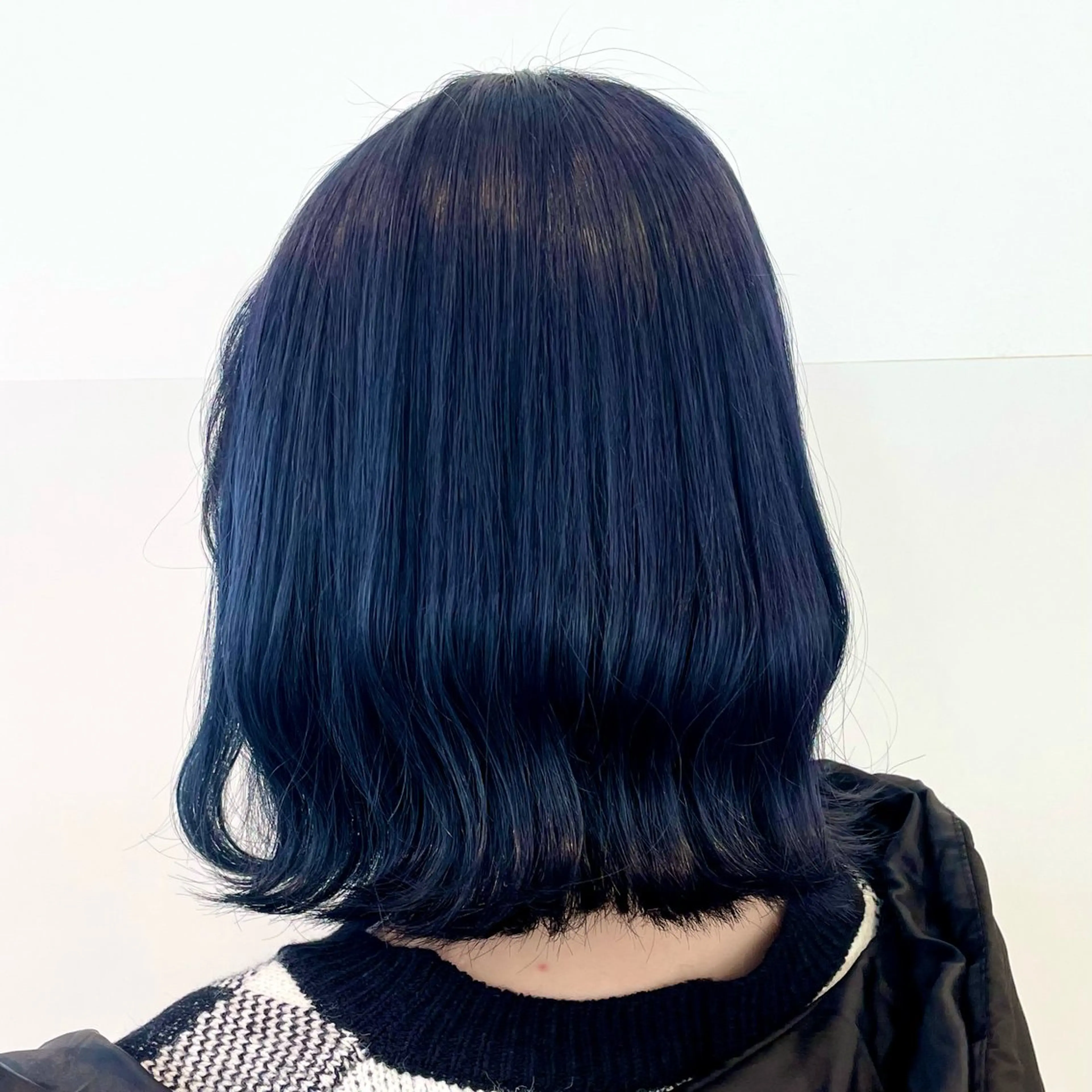 ミディアム カラー 黒髪 ブルーカラー ブルーブラック カット ヘアカラー トリートメント ヘッドスパ 津田和希 /透明感カラー🩶のヘアスタイル