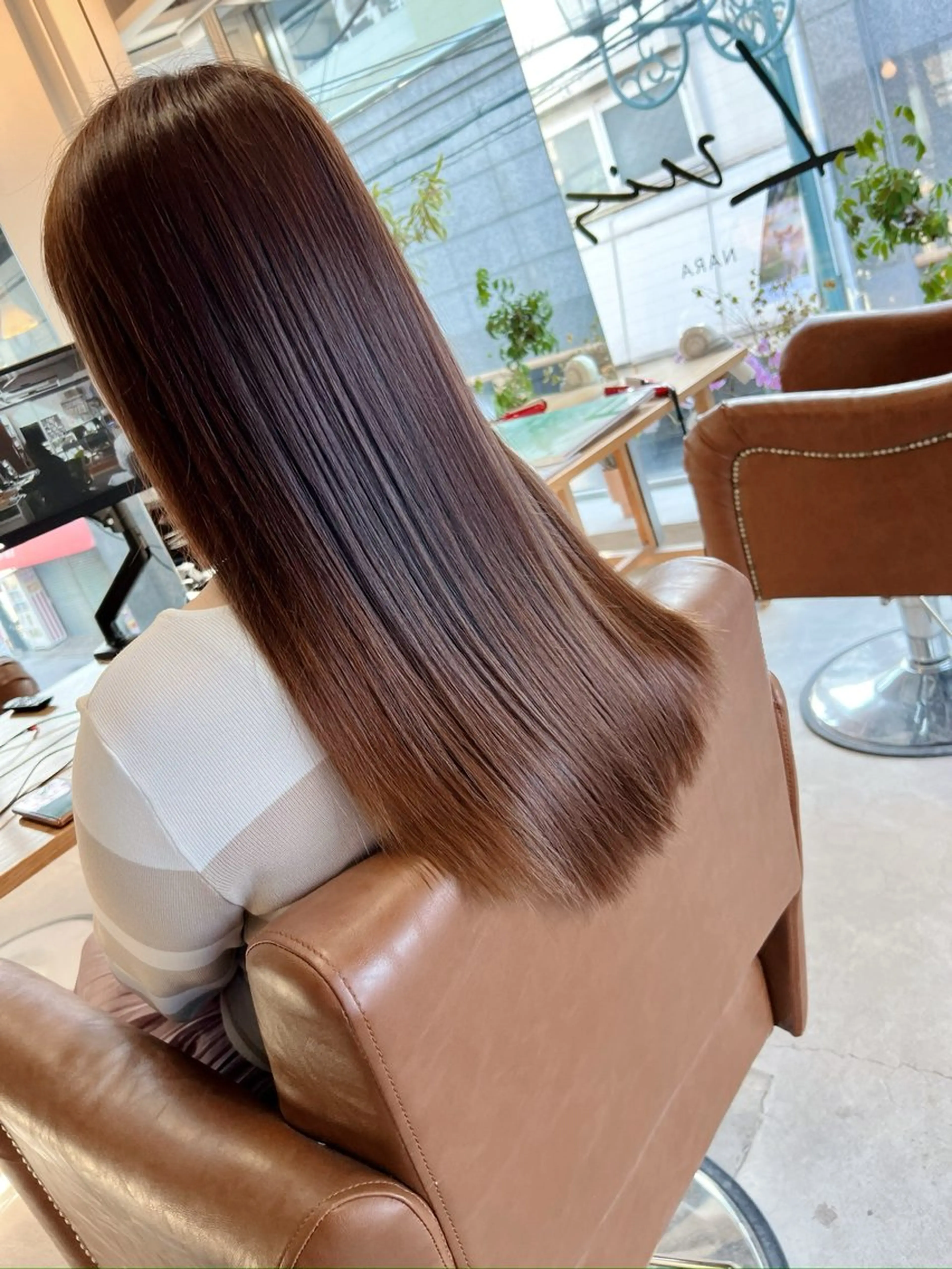 セミロング 髪質改善美髪特化 ルイス奈良のヘアスタイル