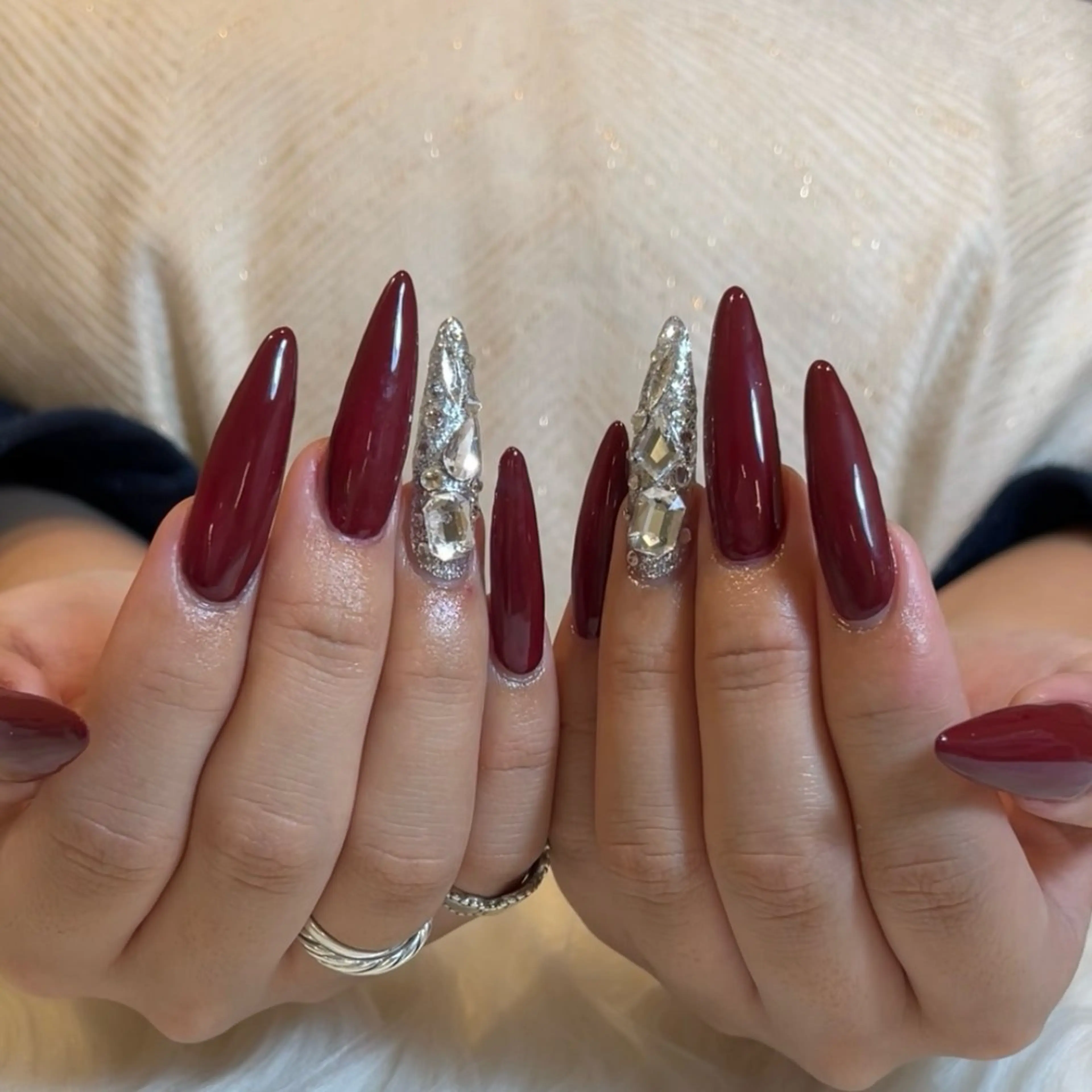 ネイル ボルドー ロングネイル 冬ネイル ハンドネイル eight nail 春菜のネイルデザイン