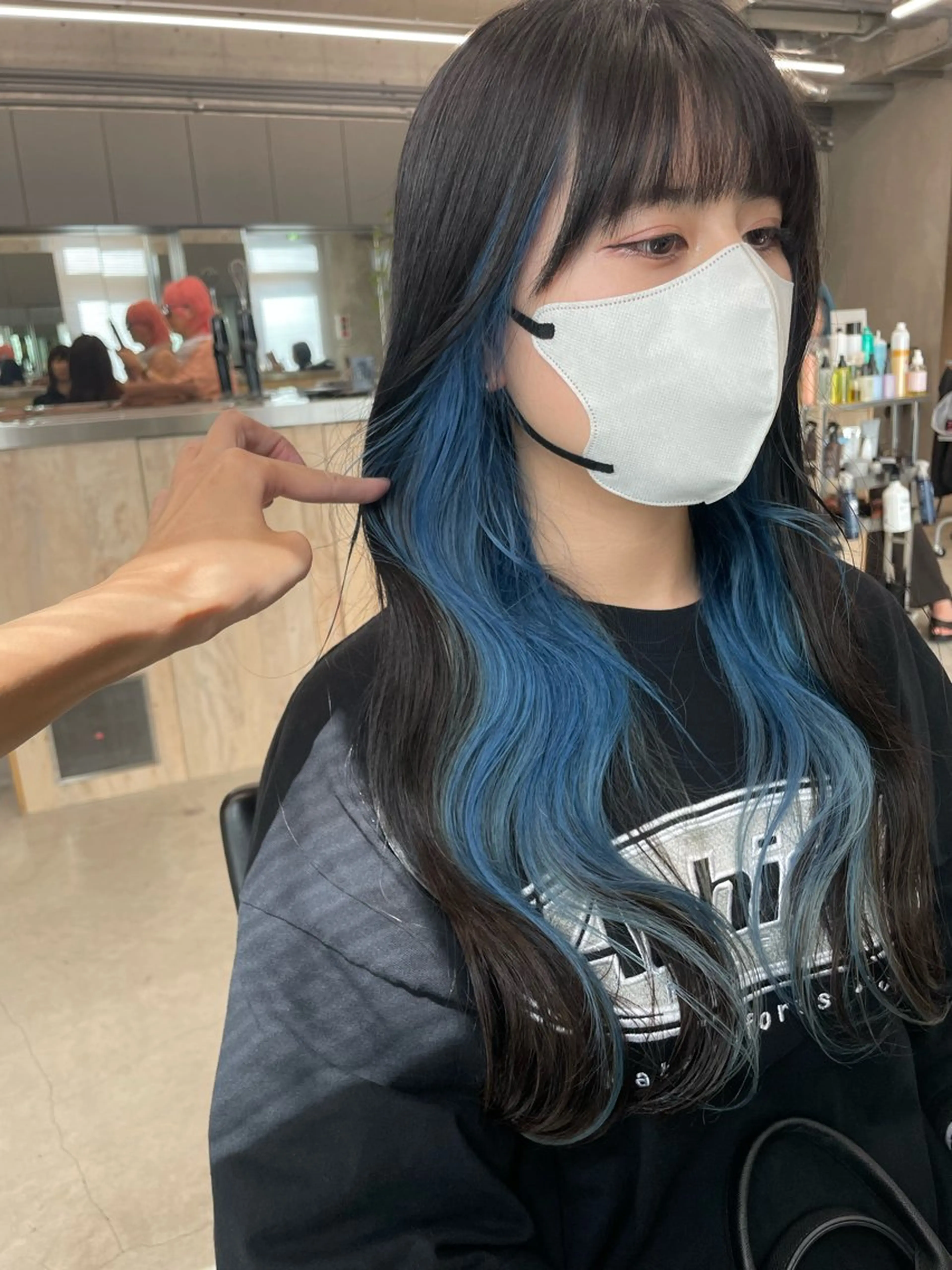 セミロング カラー インナーカラー 推し ブリーチ  髪質改善のヘアスタイル