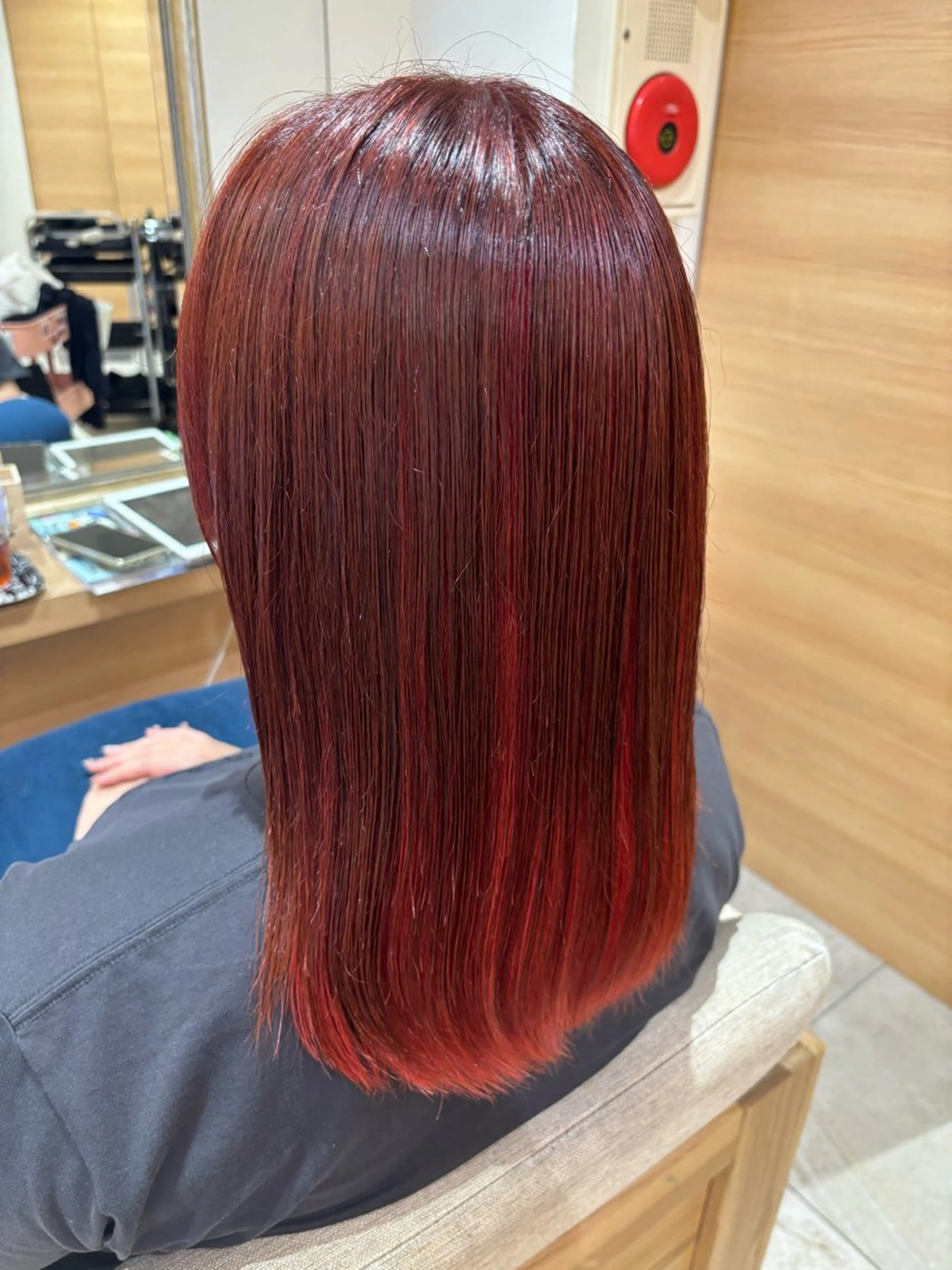 セミロング カラー インナーカラー 🍒🌷ピンクカラー 🌷🍒井出まりあのヘアスタイル