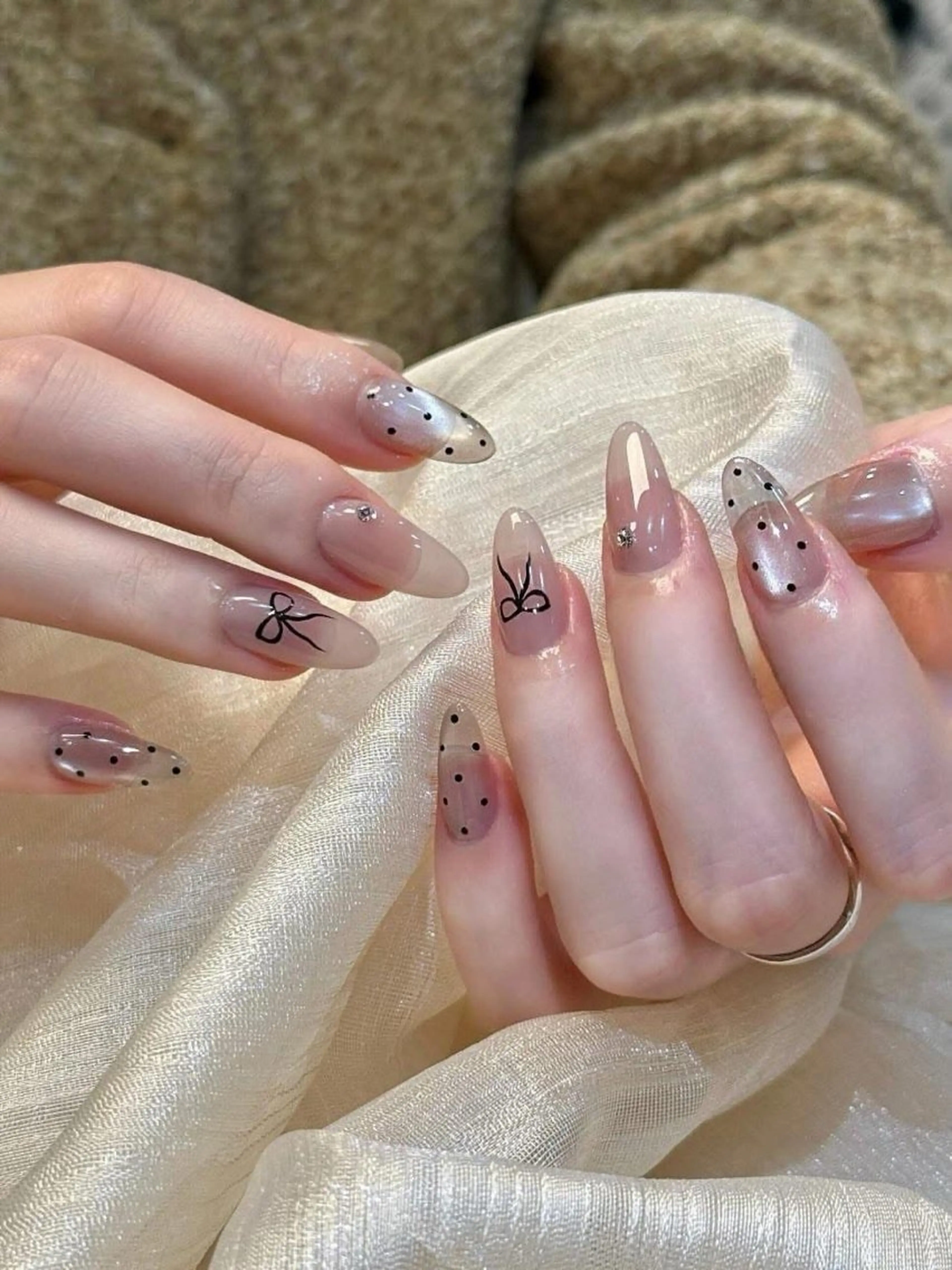 ネイル アートネイル チークネイル 韓国ネイル マグネットネイル ニュアンスネイル ハンドネイル NAILS168 新大久保店のネイルデザイン