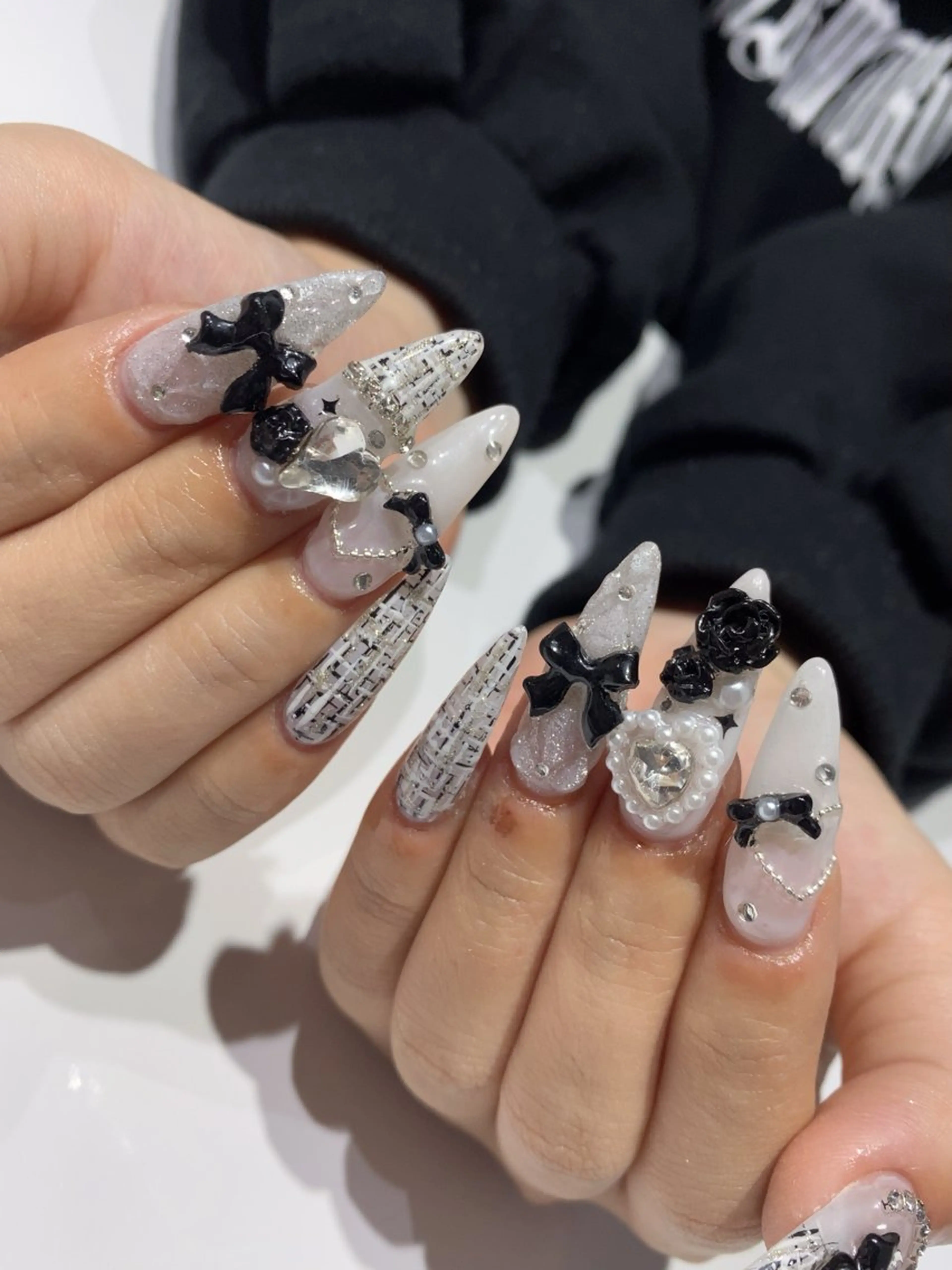 ネイル オーロラネイル ボルドー クリアネイル フラッシュネイル フットネイル 持ち込み長さだし特化 NAO/心斎橋ネイルのネイルデザイン