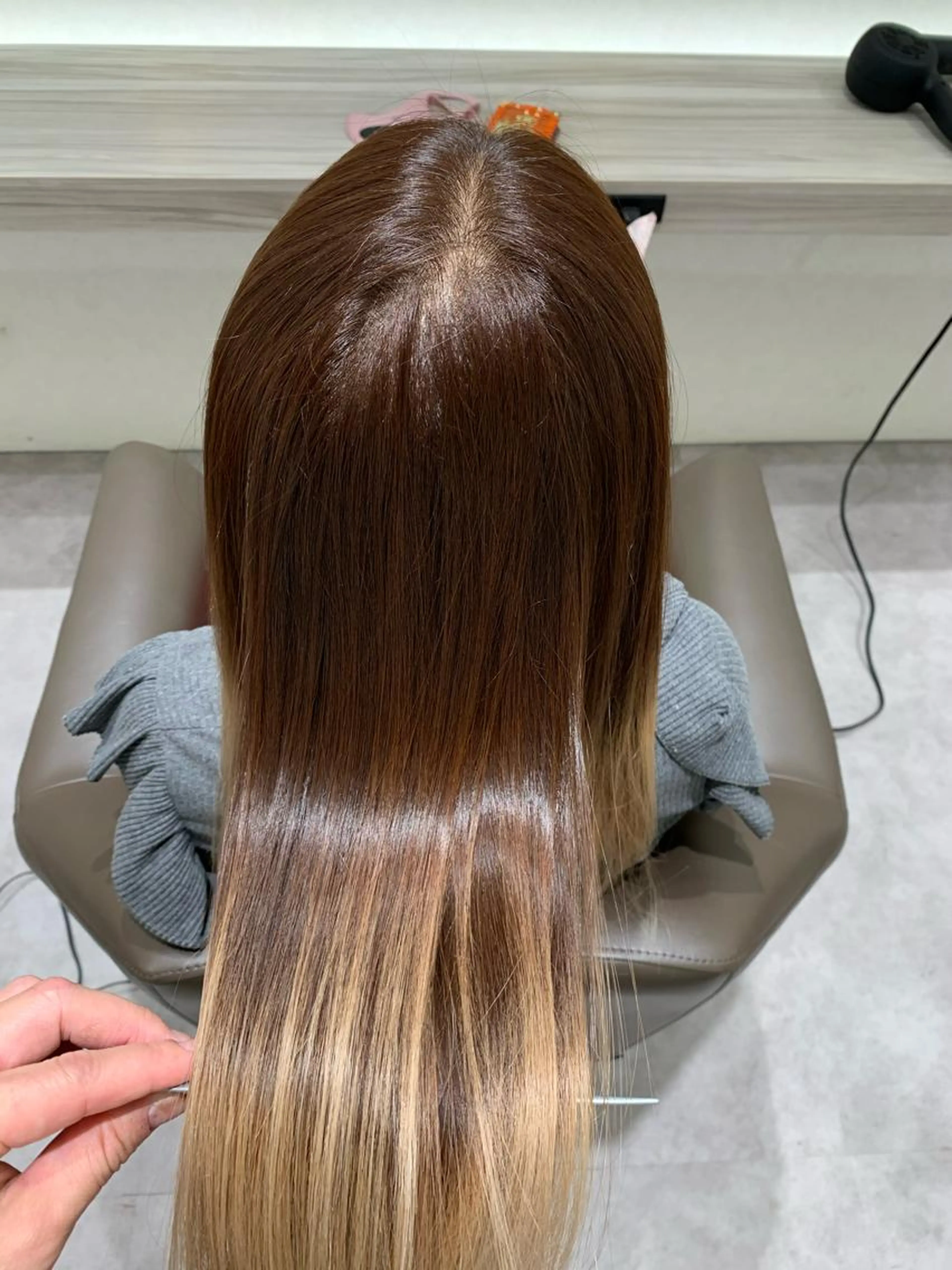 【ダメージ毛・ブリーチ履歴対応】ダメージレスストレート＋内部補修ケアコースの写真