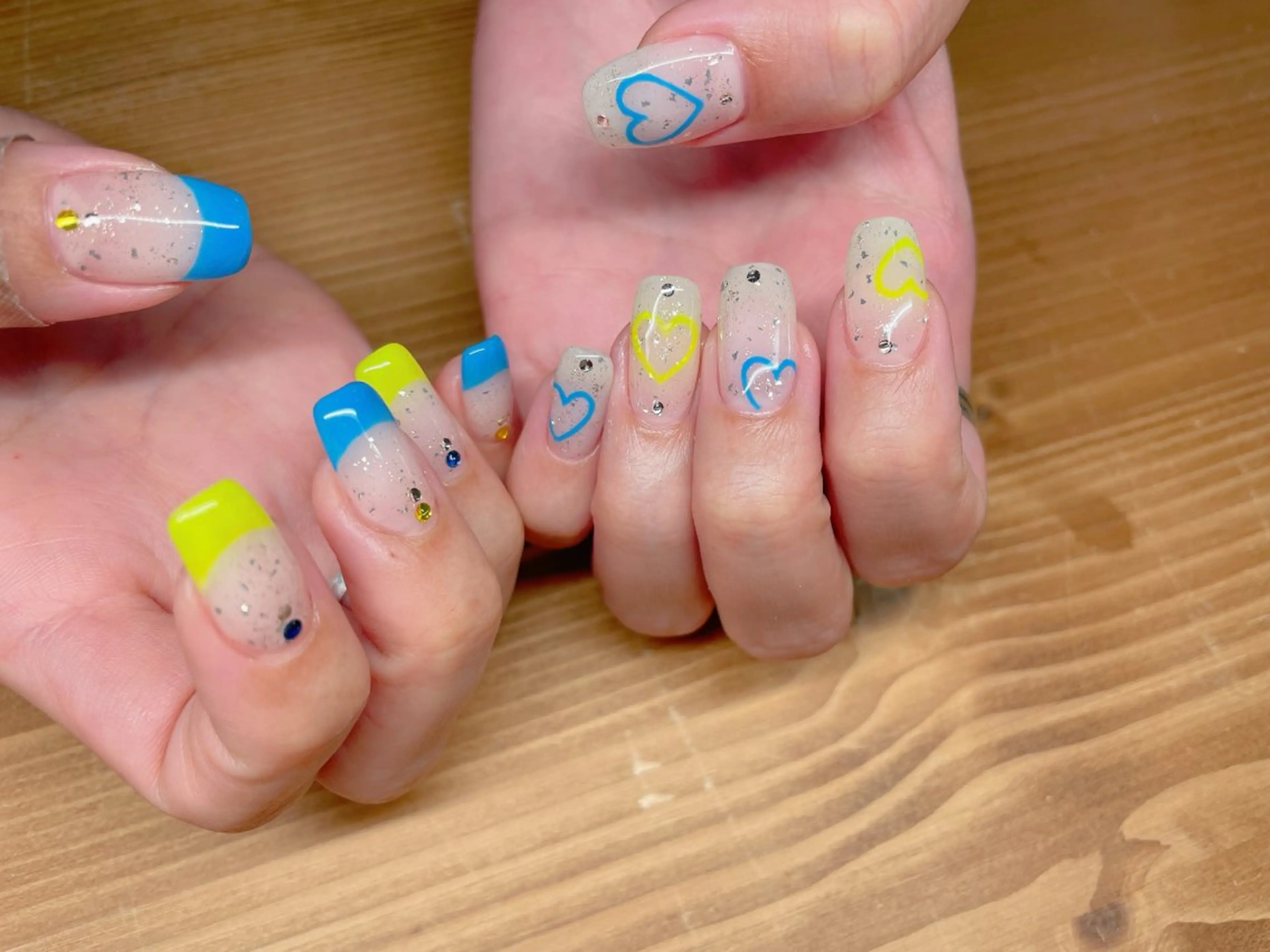 ネイル オーロラネイル 桜ネイル フラッシュネイル フラワーネイル ジェルネイル nailroom OHANA所属・nailroom OHANA🌴のネイルデザイン