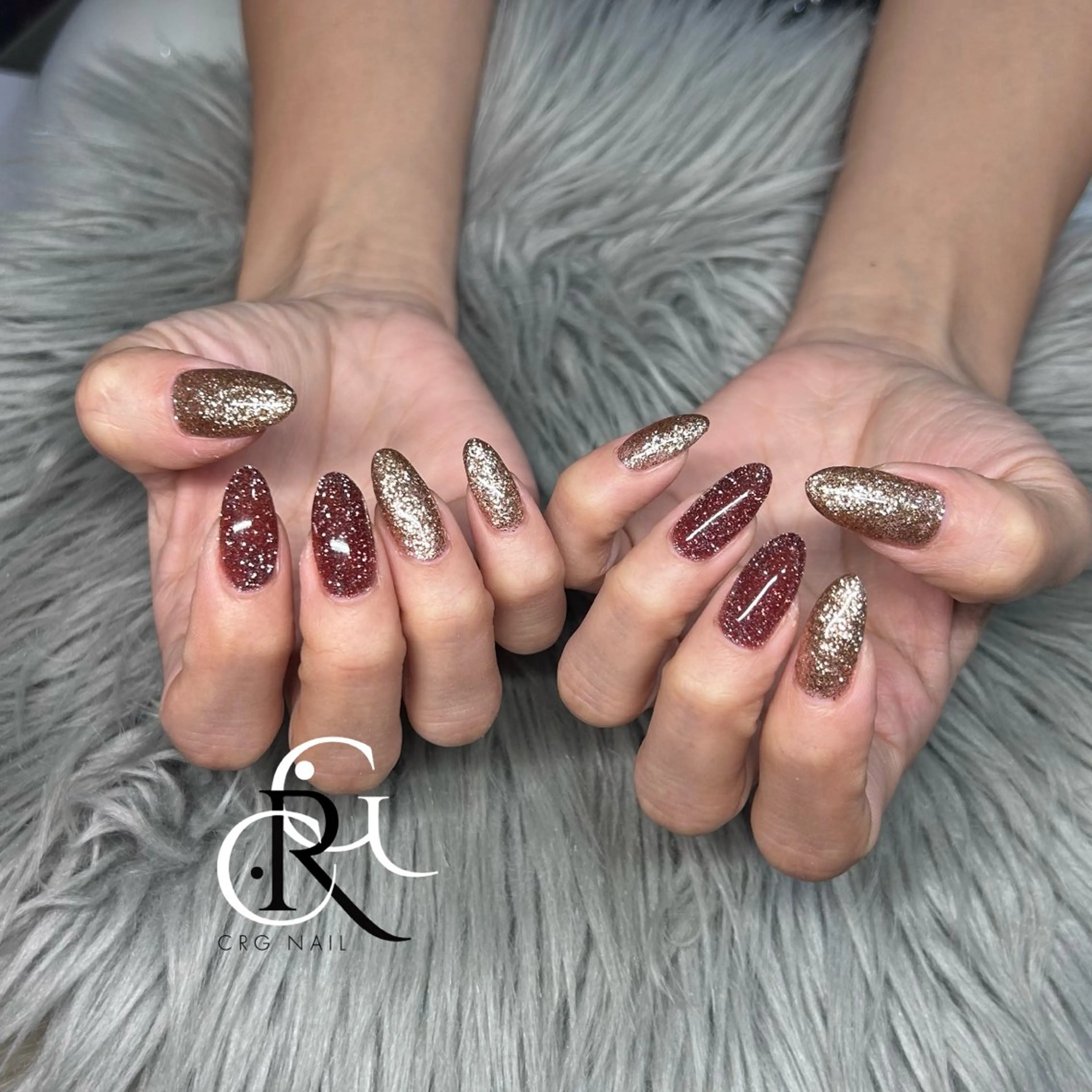 セミロング ハンドネイル 美フォルムスカルプ RENAのネイルデザイン