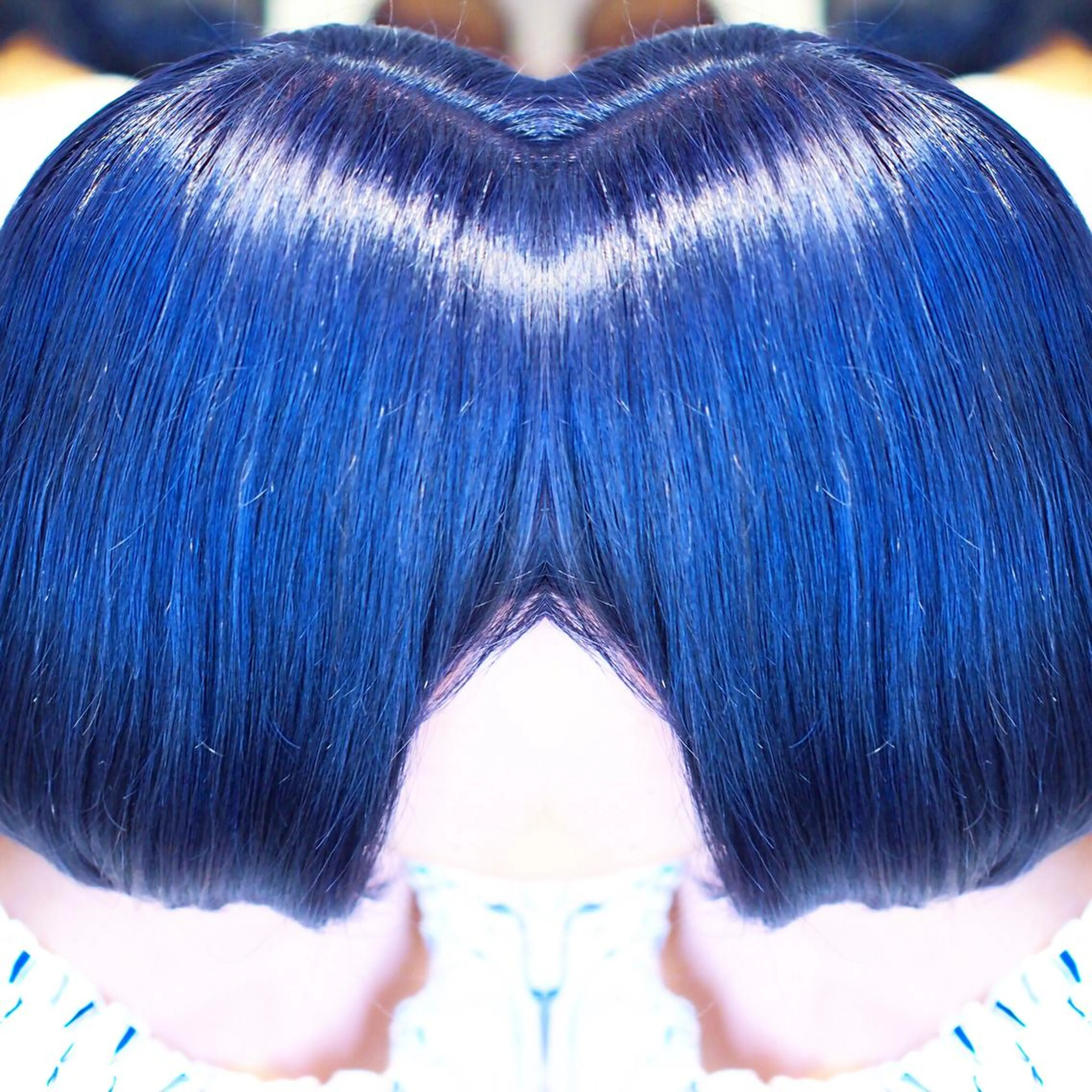 ショート カラー ブリーチ ブルーカラー ネイビーカラー 及川シゲル 髪質改善講師のヘアスタイル