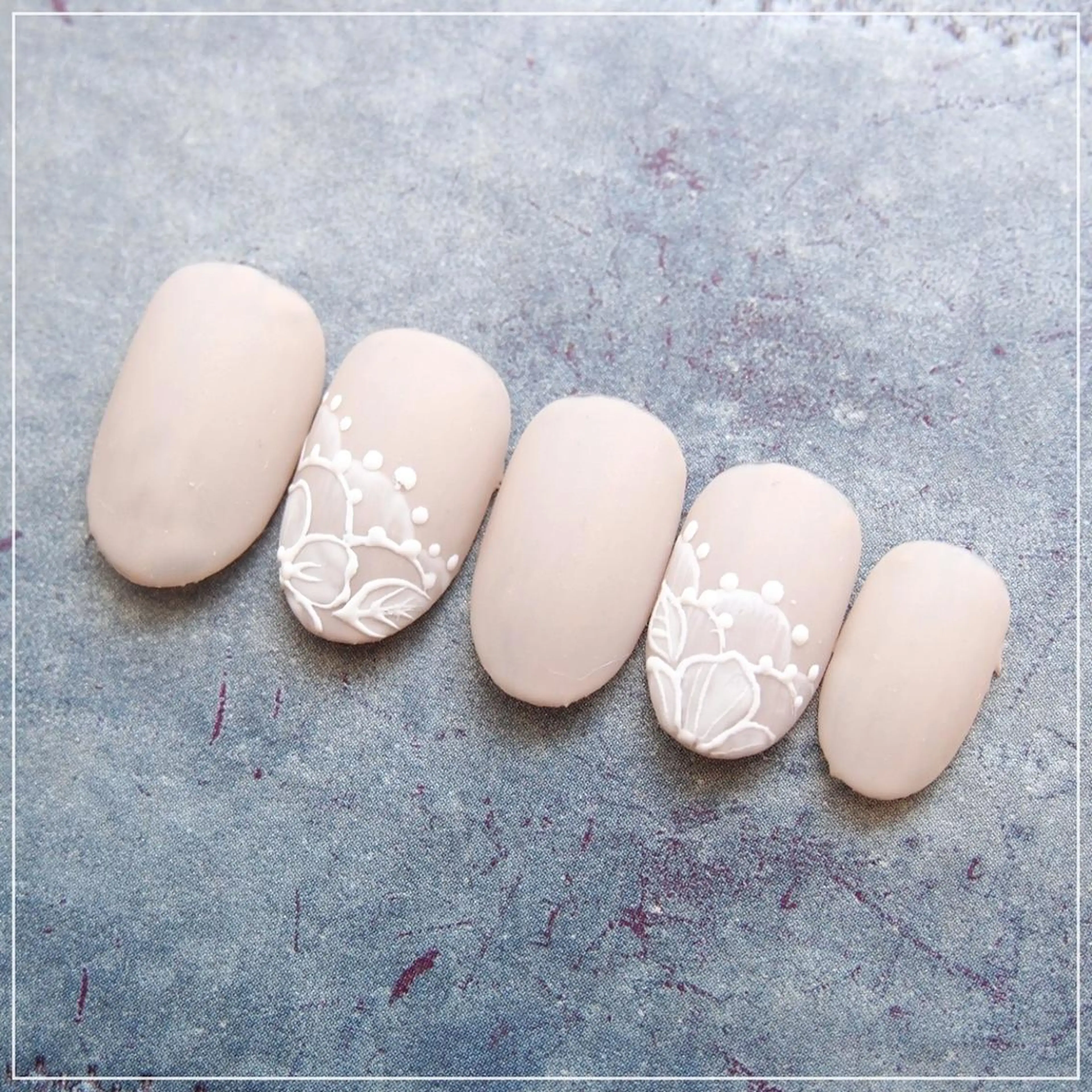 ネイル 山田 麻衣のネイルデザイン