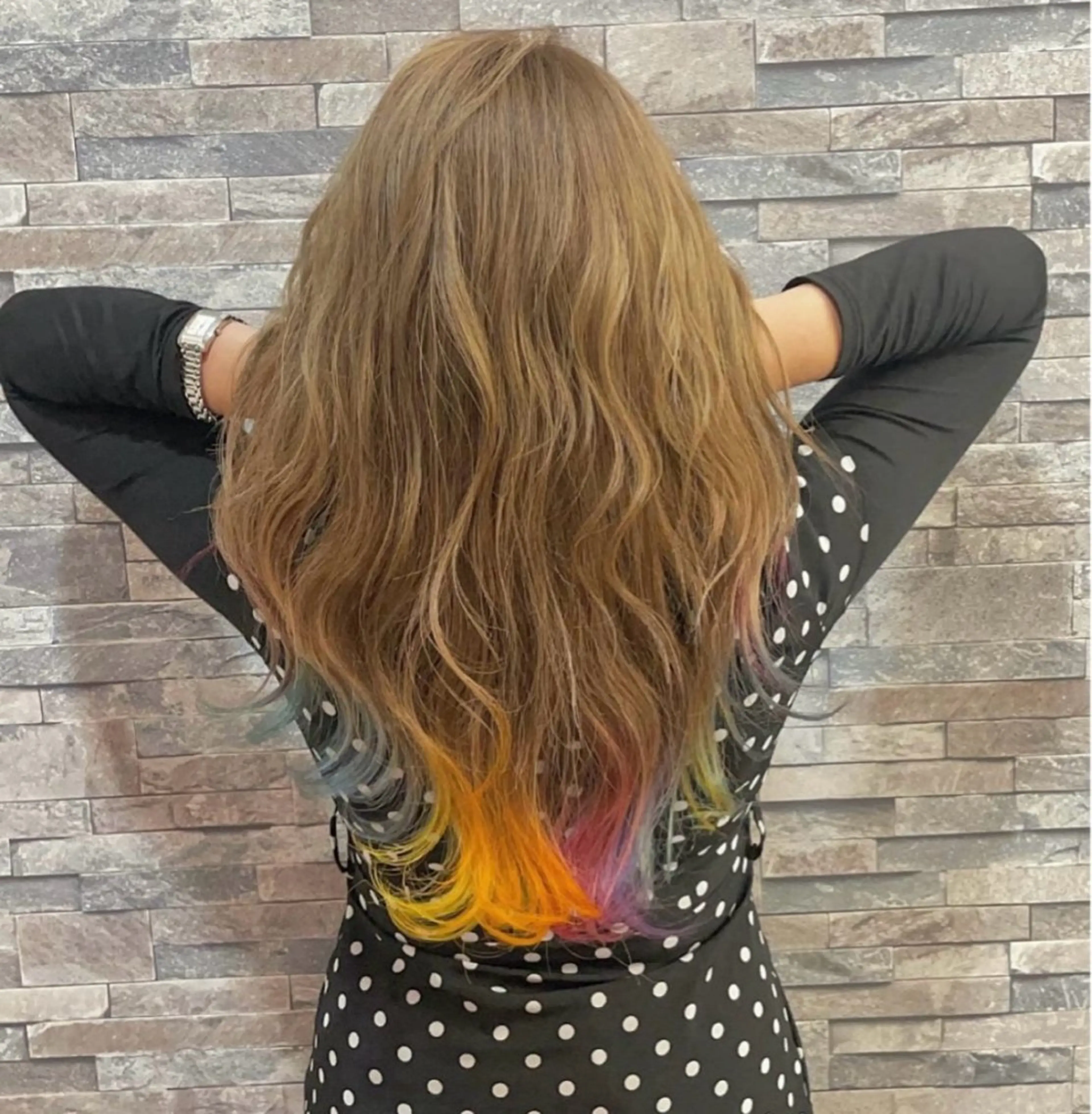 ロング カラー ヘアカラー r i n k aのヘアスタイル