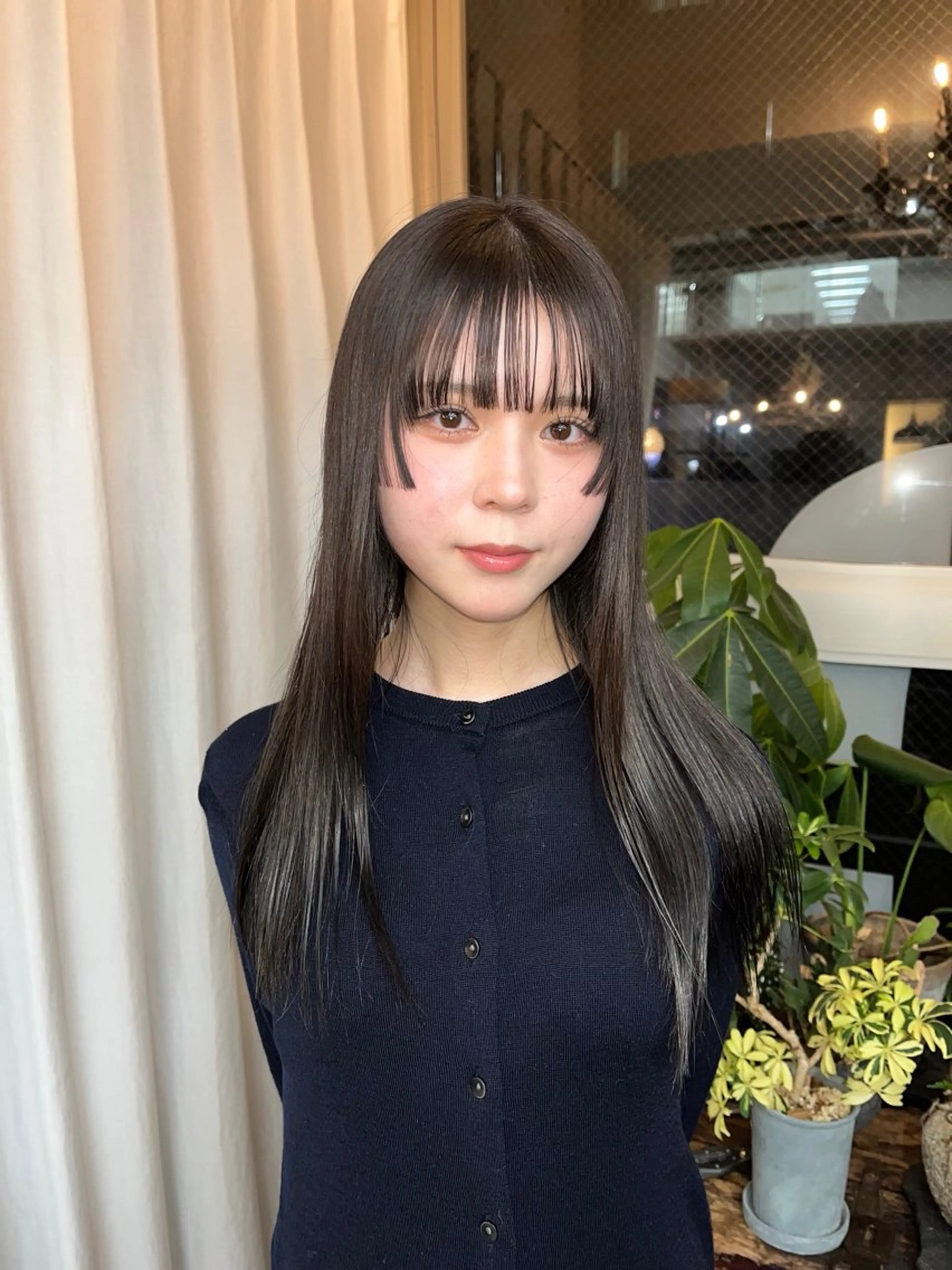 セミロング カラー マツイ モモノのヘアスタイル