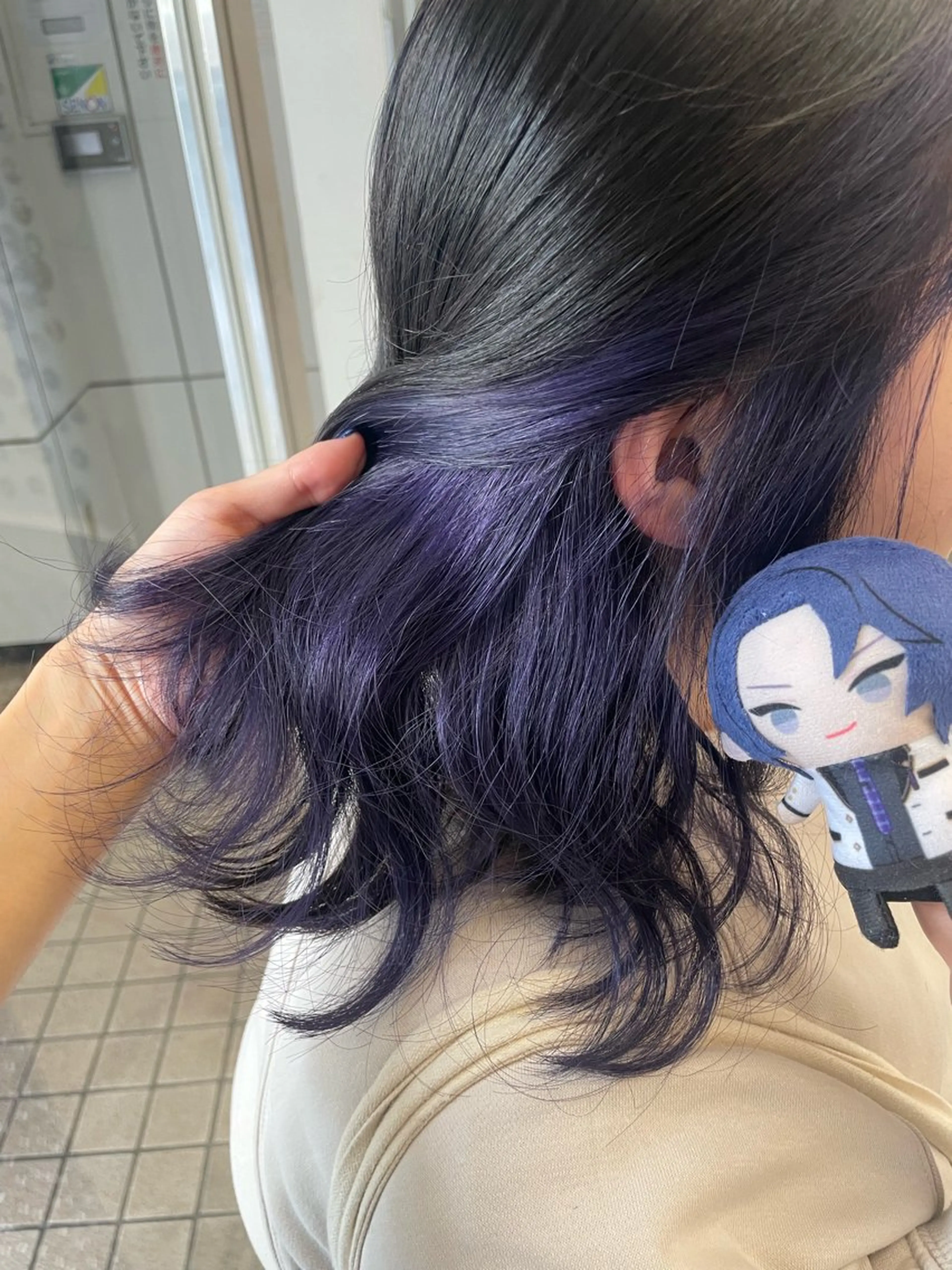 セミロング カラー インナーカラー 推し ブリーチ  髪質改善のヘアスタイル