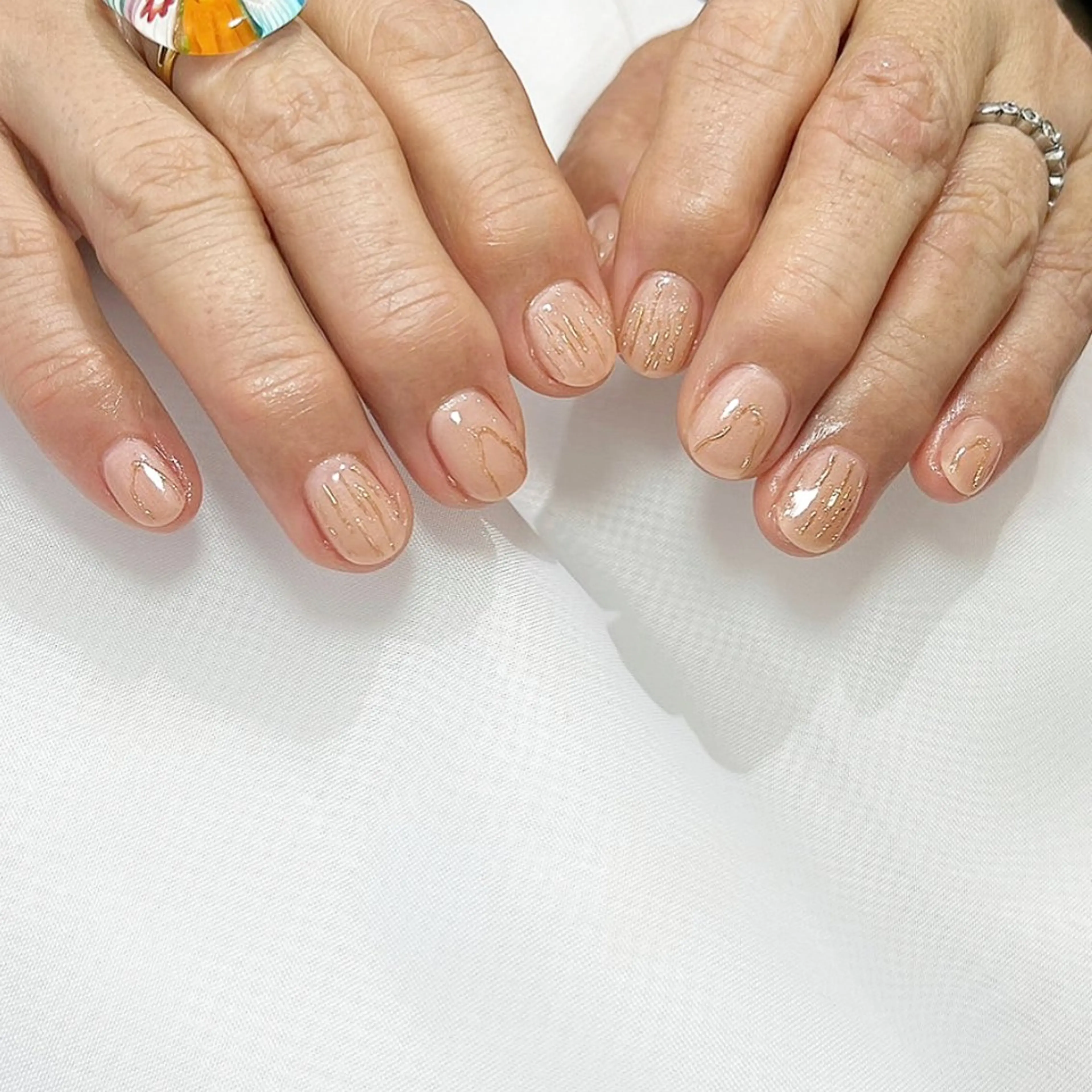 ネイル ゴールド ミラーネイル ハンドネイル nefureru nailsalonのネイルデザイン