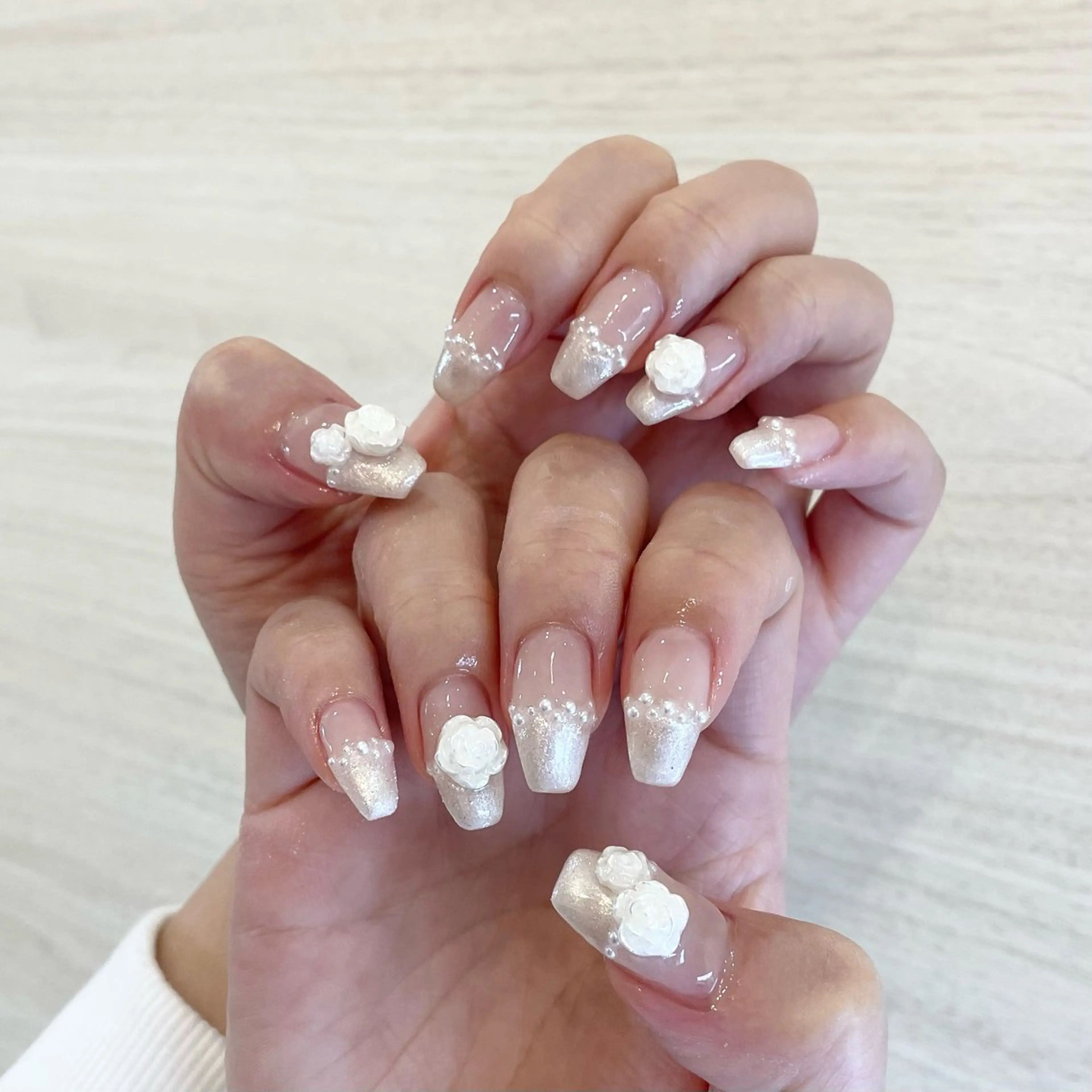 ネイル ホワイト Nail Salon Gummi.のネイルデザイン