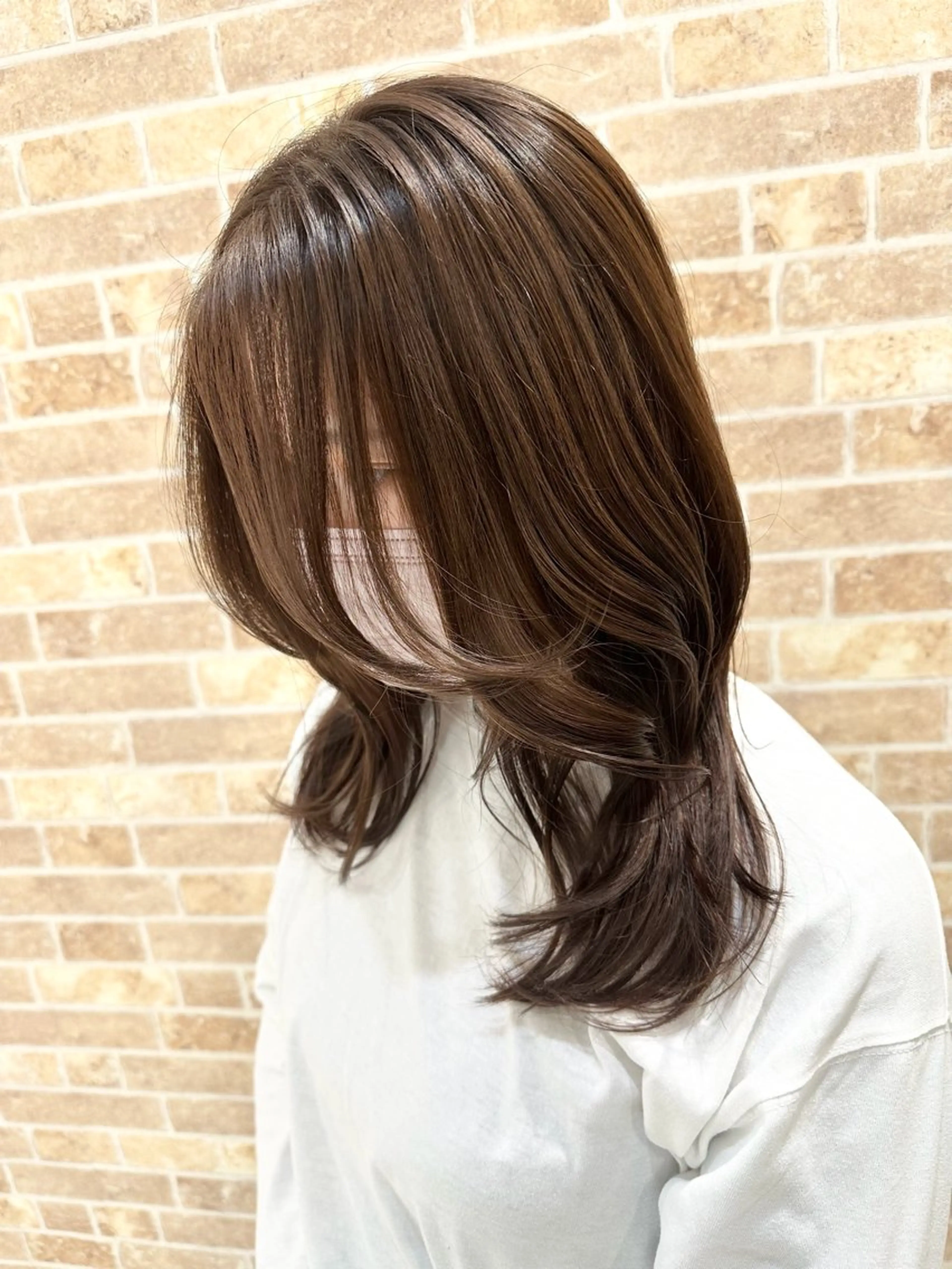 セミロング カラー ブリーチ 透明感カラー ダブルカラー ブリーチなしカラー 顔まわりレイヤー 大人レイヤー& 透明感カラー💄のヘアスタイル