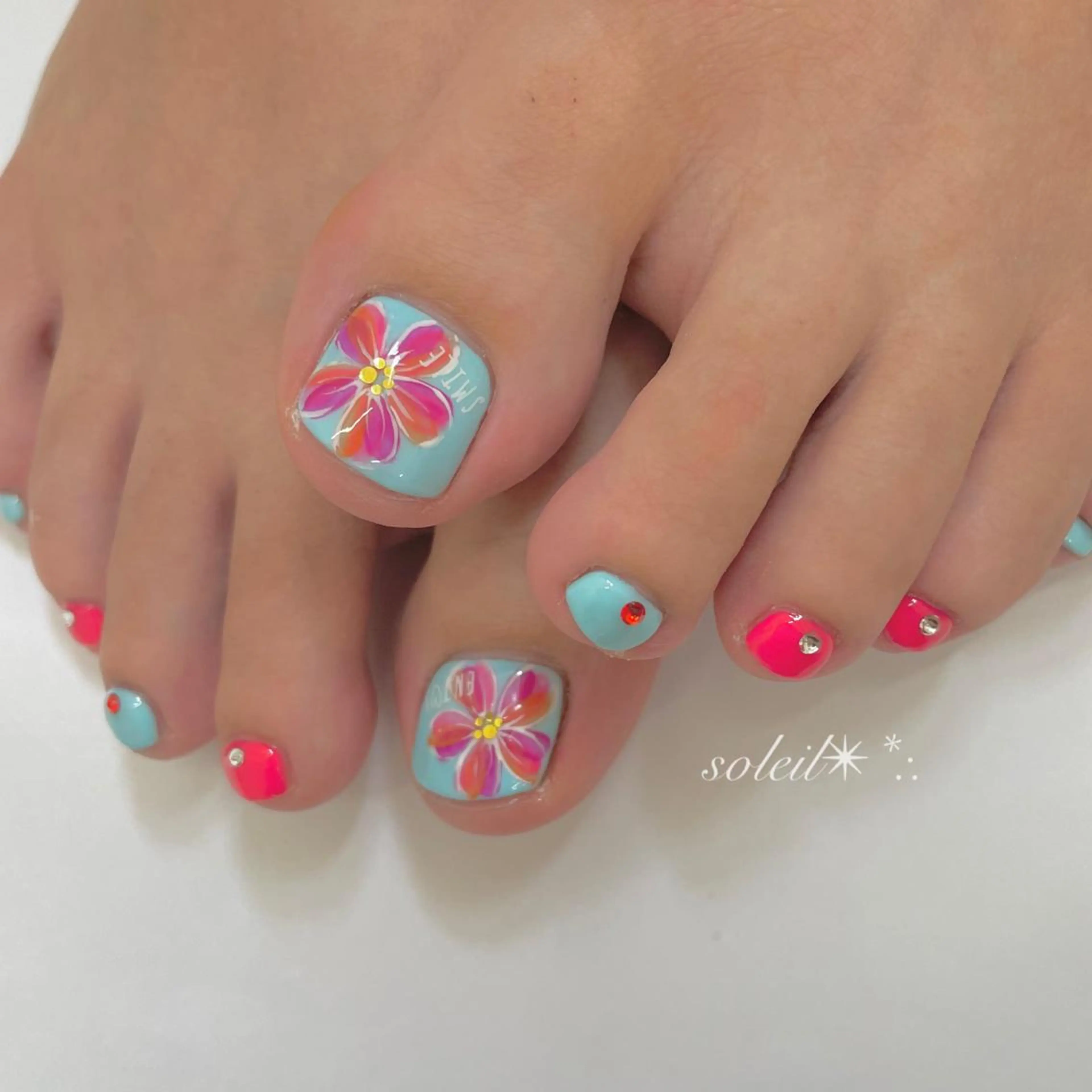 ネイル アートネイル ブラウン フットネイル フレンチネイル ジェルネイル 粟津 美紀のネイルデザイン