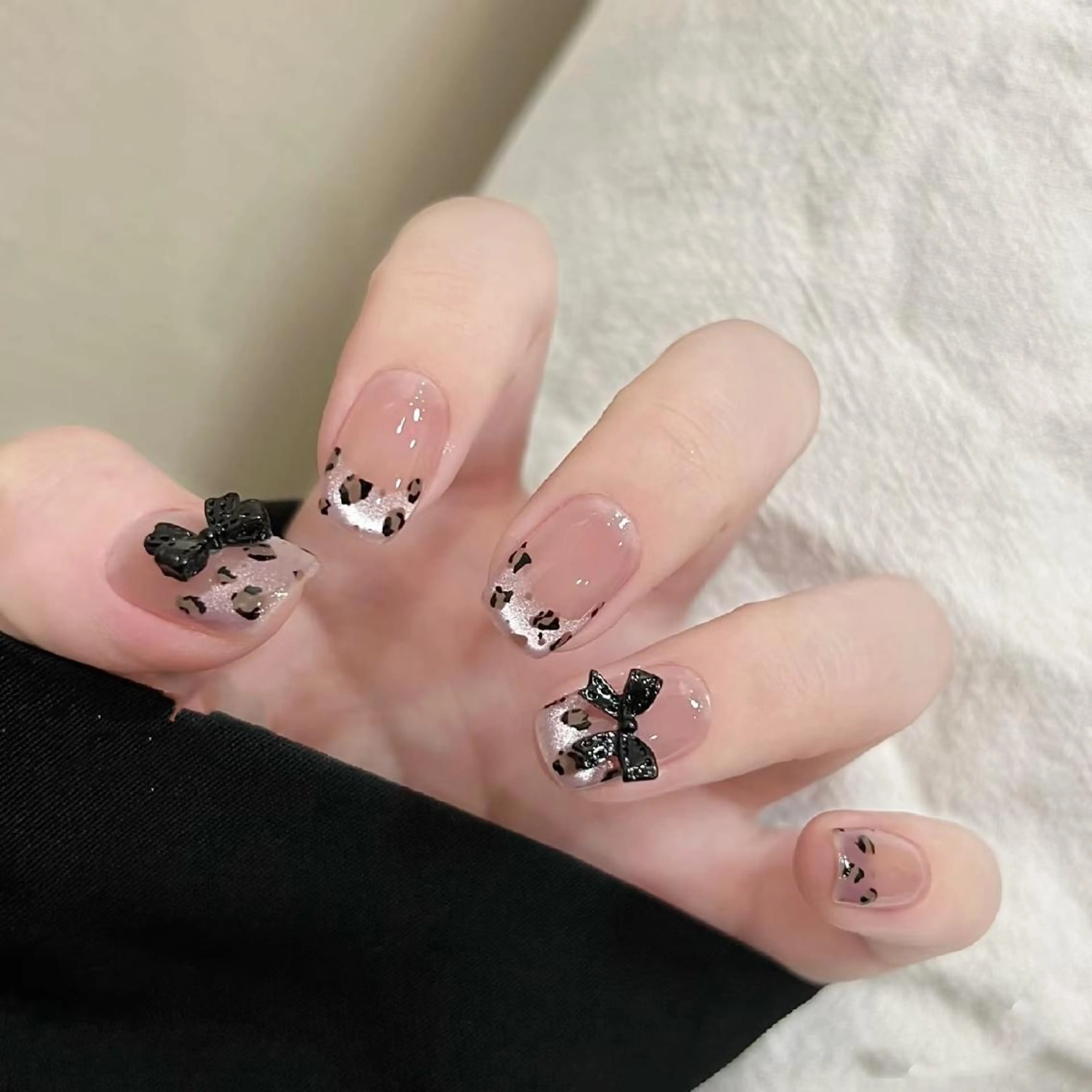 ネイル オーロラネイル チークネイル 長さ出し フットネイル フレンチネイル ハンドネイル リラネイル Aikenのネイルデザイン