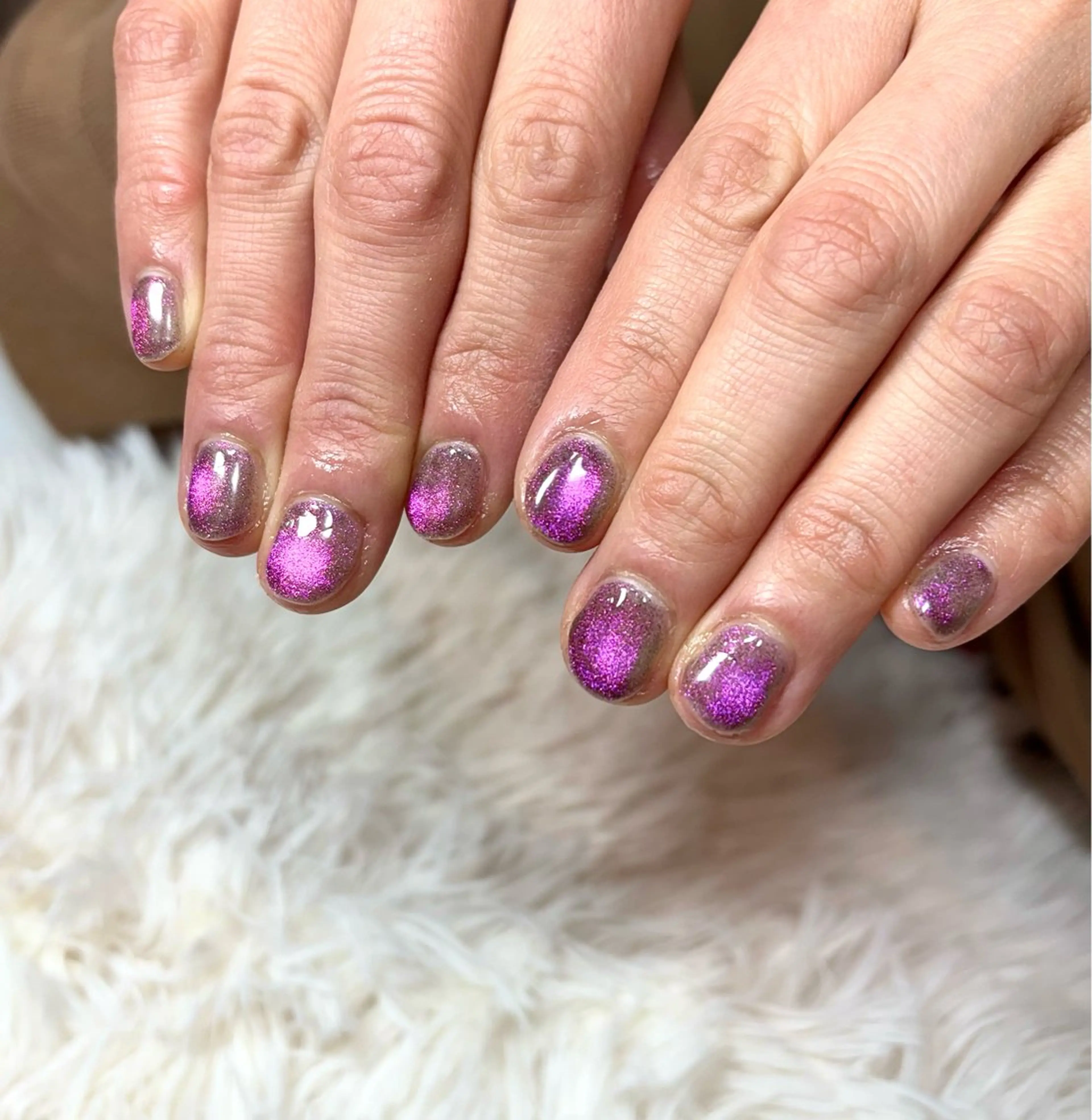 ネイル マグネットネイル ピンク シンプルネイル 春ネイル ハンドネイル LUANA n'sのネイルデザイン