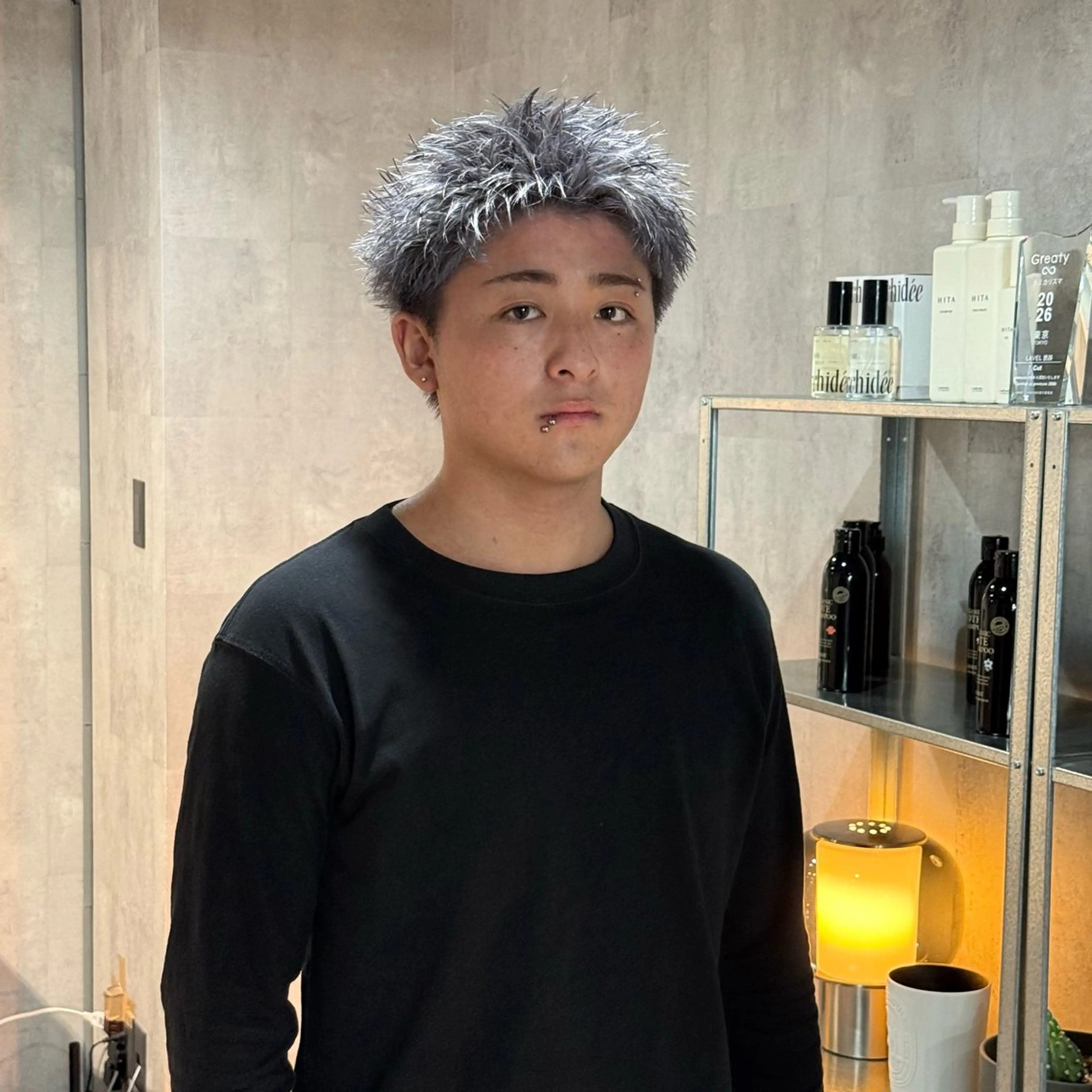ショート カラー メンズ メンズハイトーン スパイキーショート ハイトーンカラー シルバー ショートヘア カット ヘアカラー トリートメント スパイキーショート/ 短髪/渋谷/kiyoのヘアスタイル