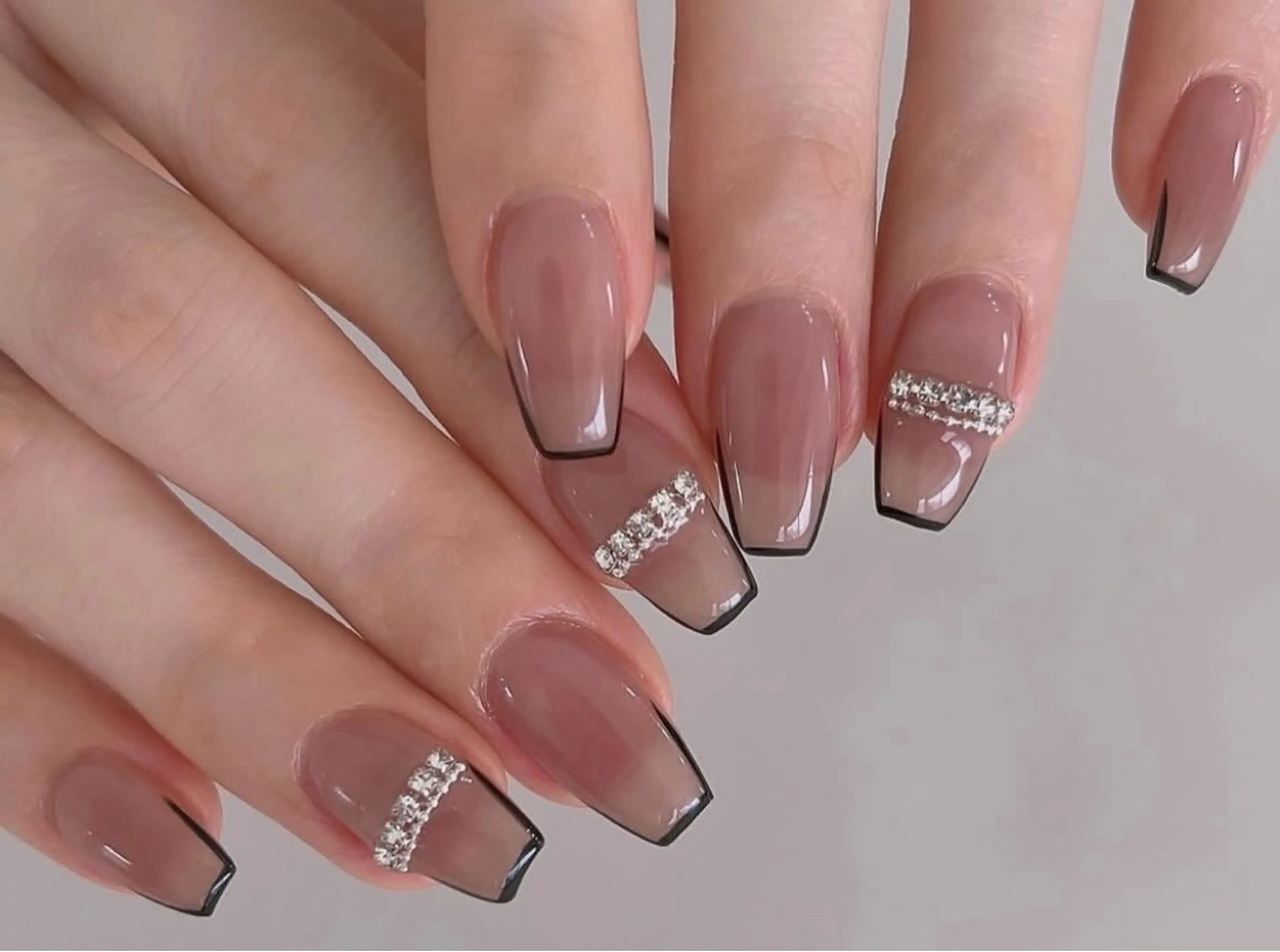 ネイル 成人式 フレンチネイル ジェルネイル ガラスフレンチ キラキラネイル Queeens nailのネイルデザイン