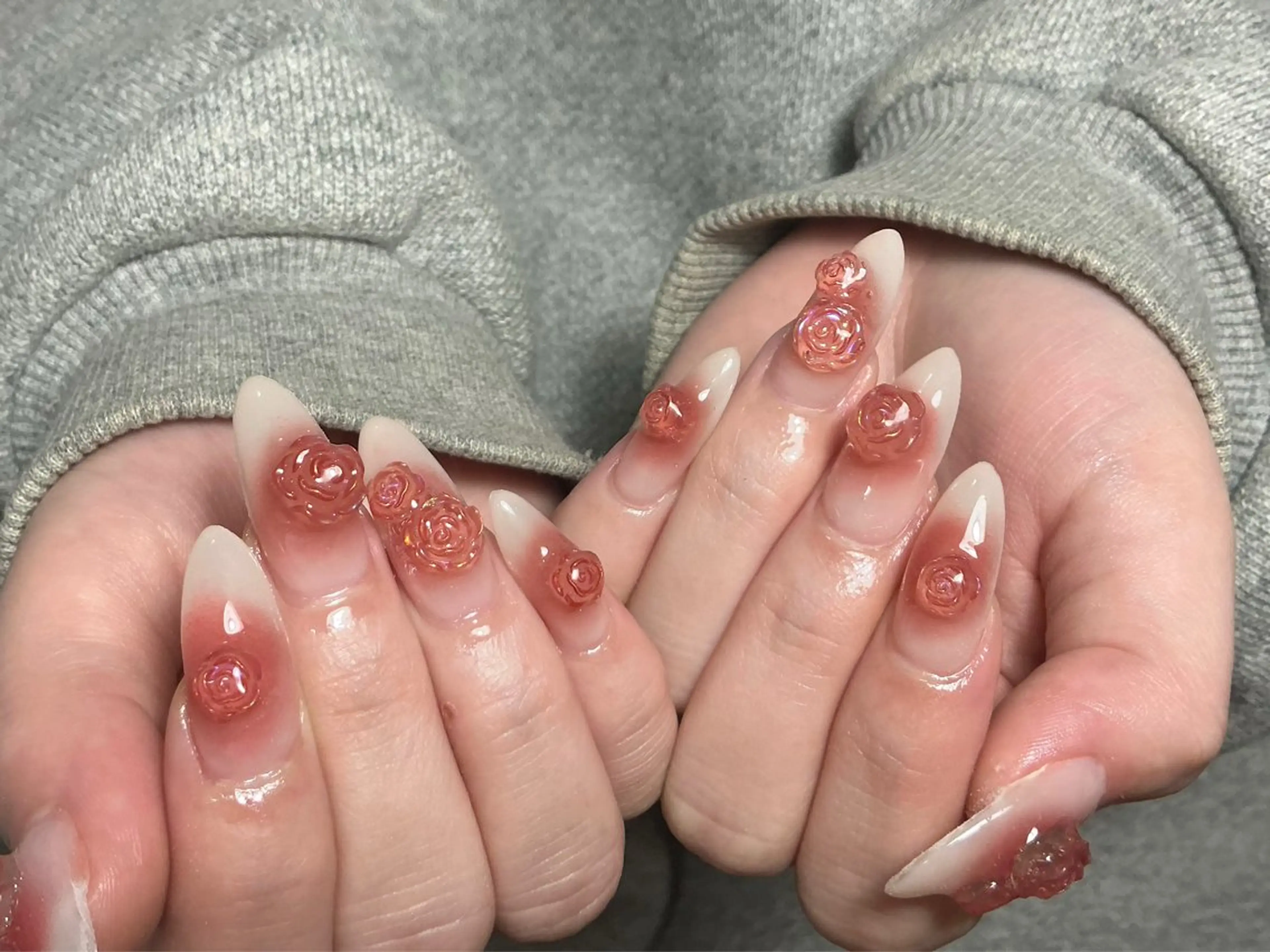 ネイル オーロラネイル 長さ出し フレンチネイル ジェルネイル ガラスフレンチ ハンドネイル Rela・S NAILのネイルデザイン