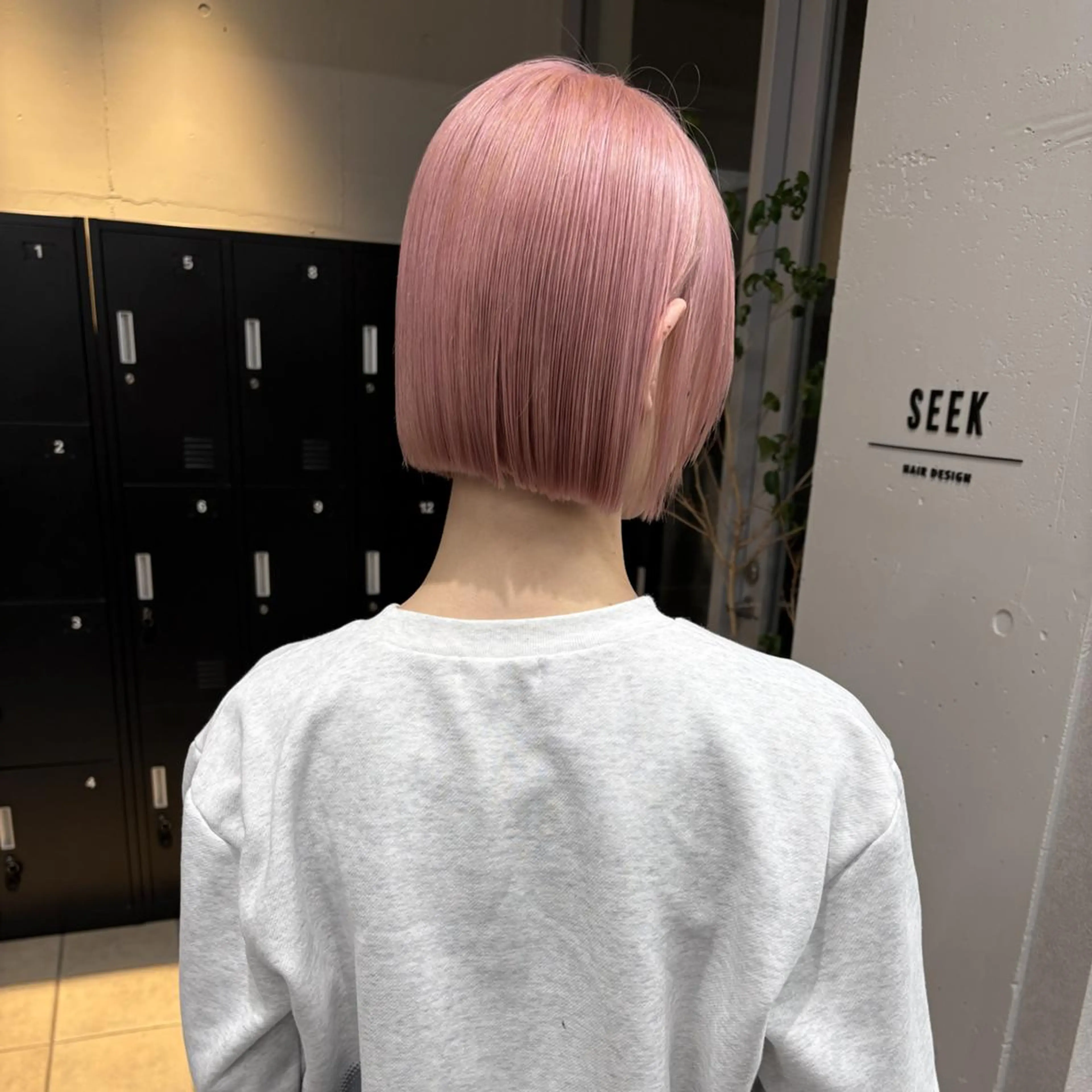 カラー セミロング ブリーチ ケアブリーチ ハイトーンカラー ピンクカラー ハイトーン😺艶 ✨ブリーチ✨透明感のヘアスタイル