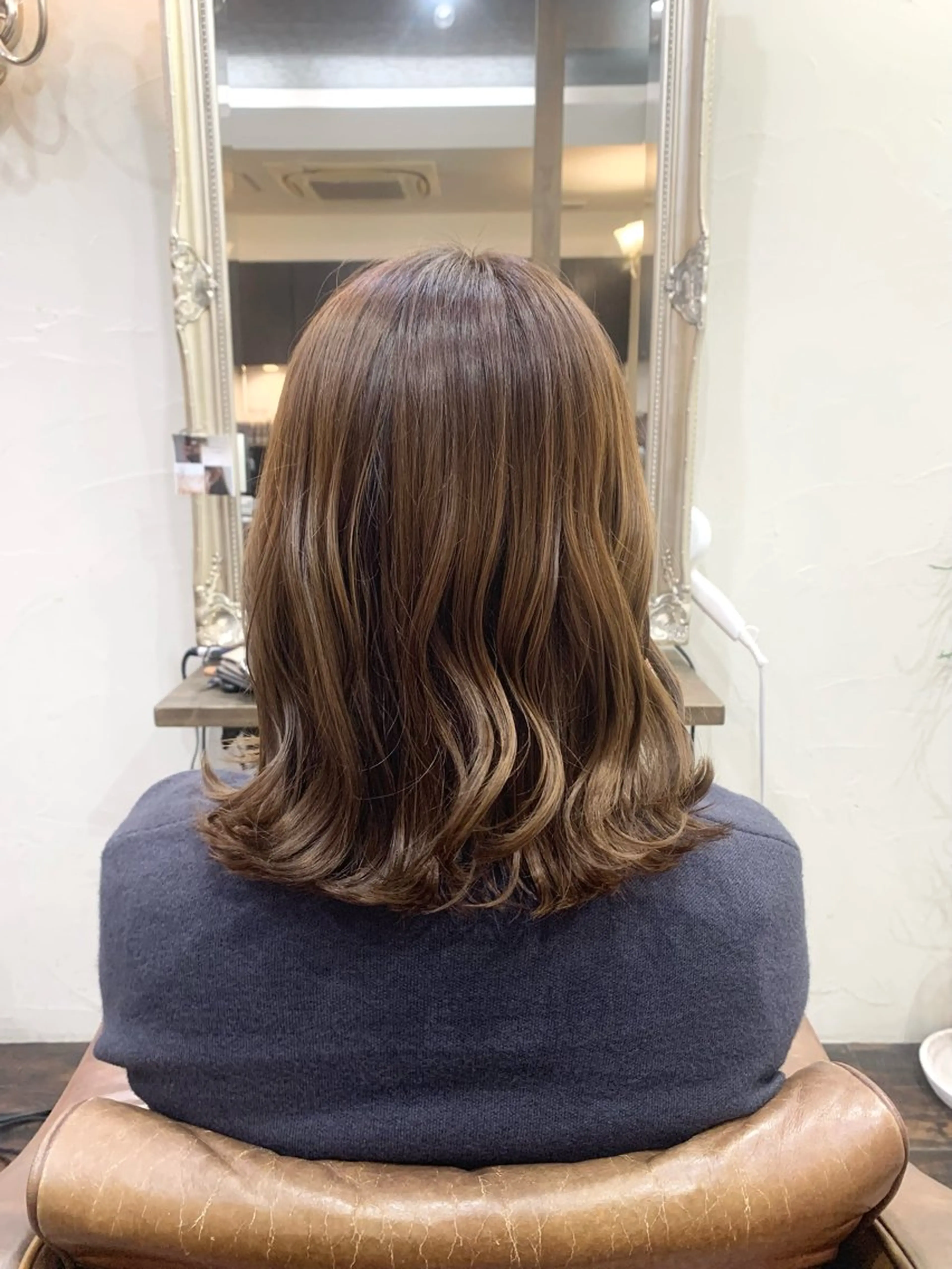 カラー ベージュカラー オリーブベージュ ヘアカラー 大西 華央のヘアスタイル