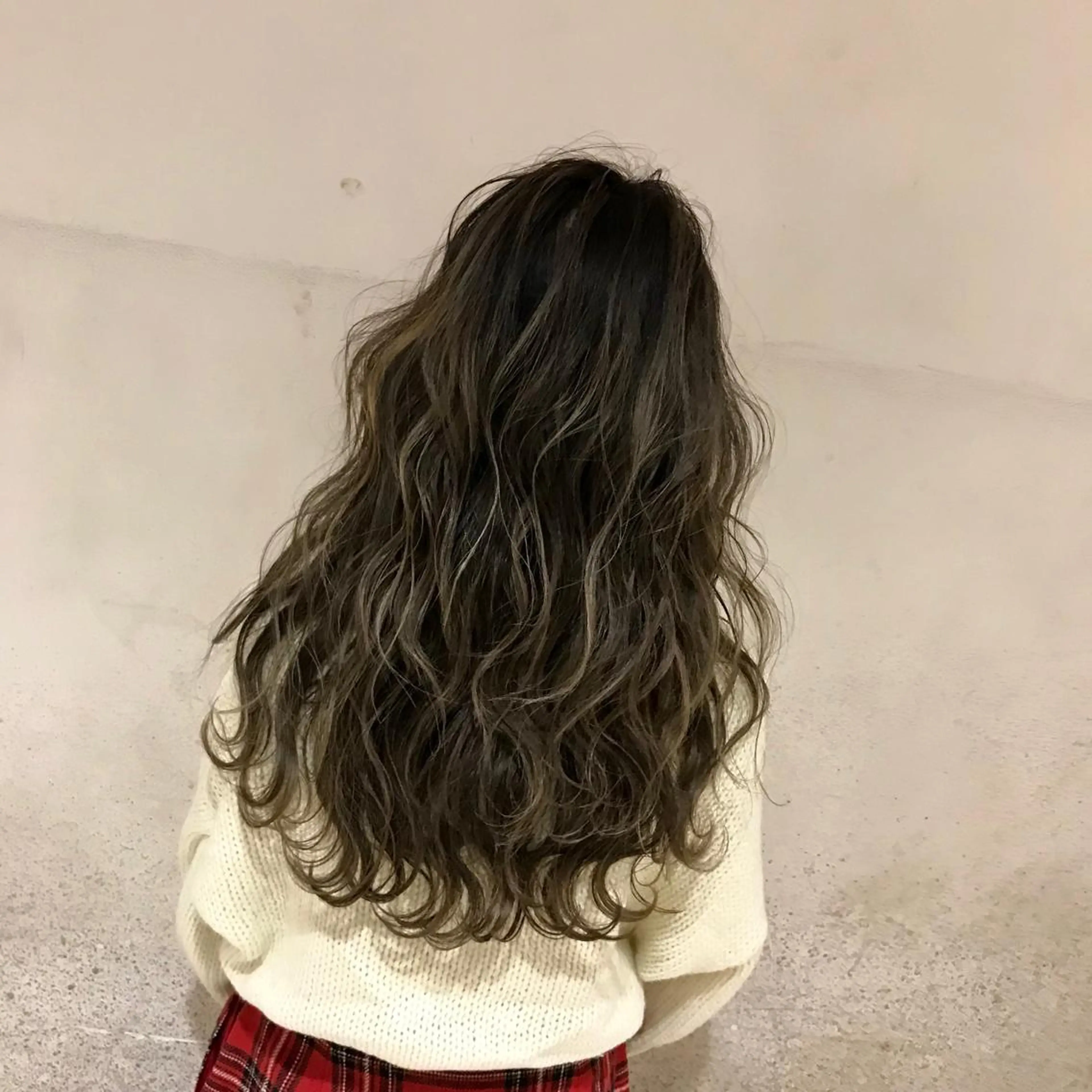 ロング ハイライト カット ヘアカラー 福原 優介のヘアスタイル