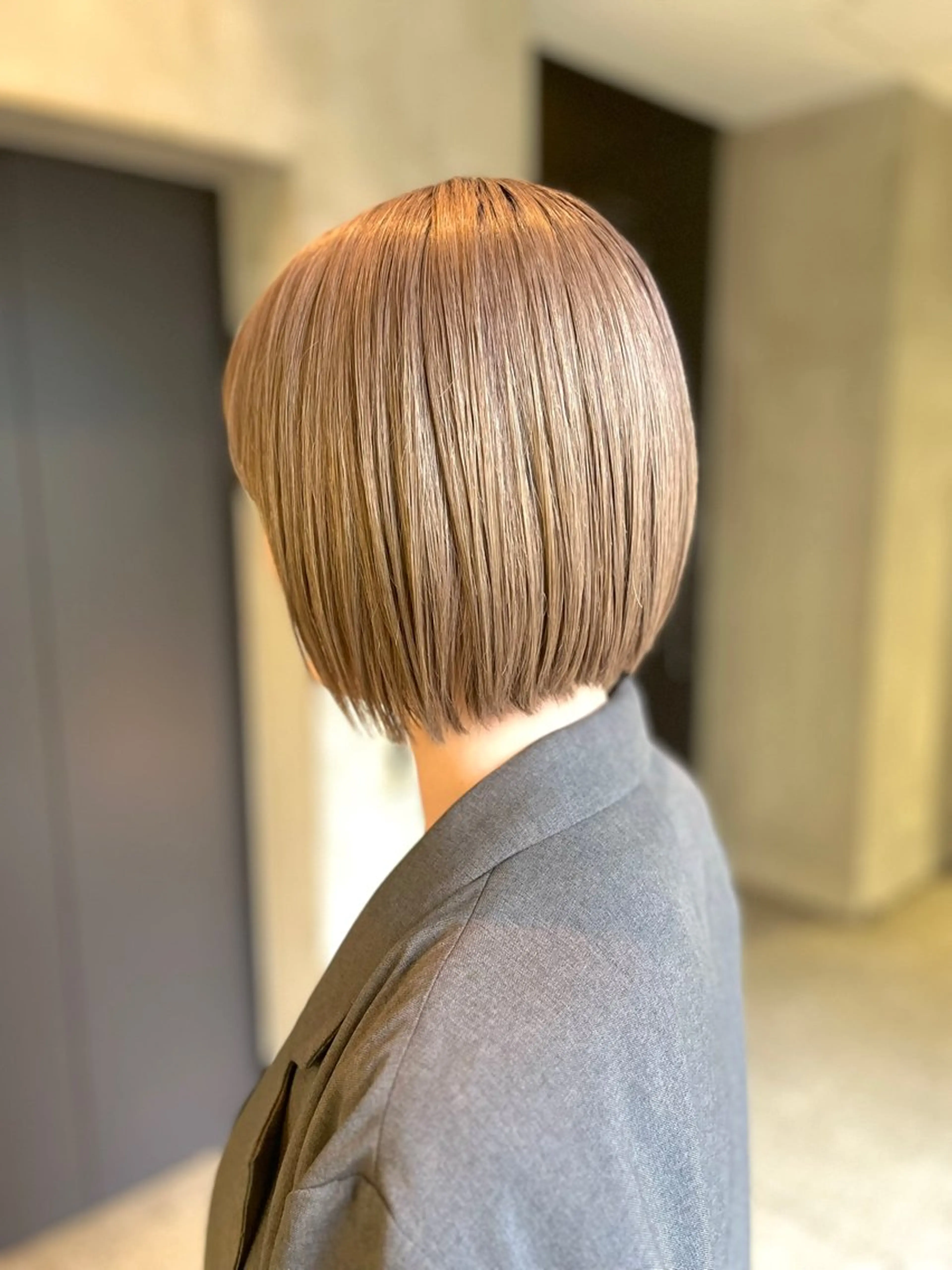 ショート SALOWIN三軒茶屋店所属・hayakawa/ 白髪ぼかし・髪質改善のヘアスタイル