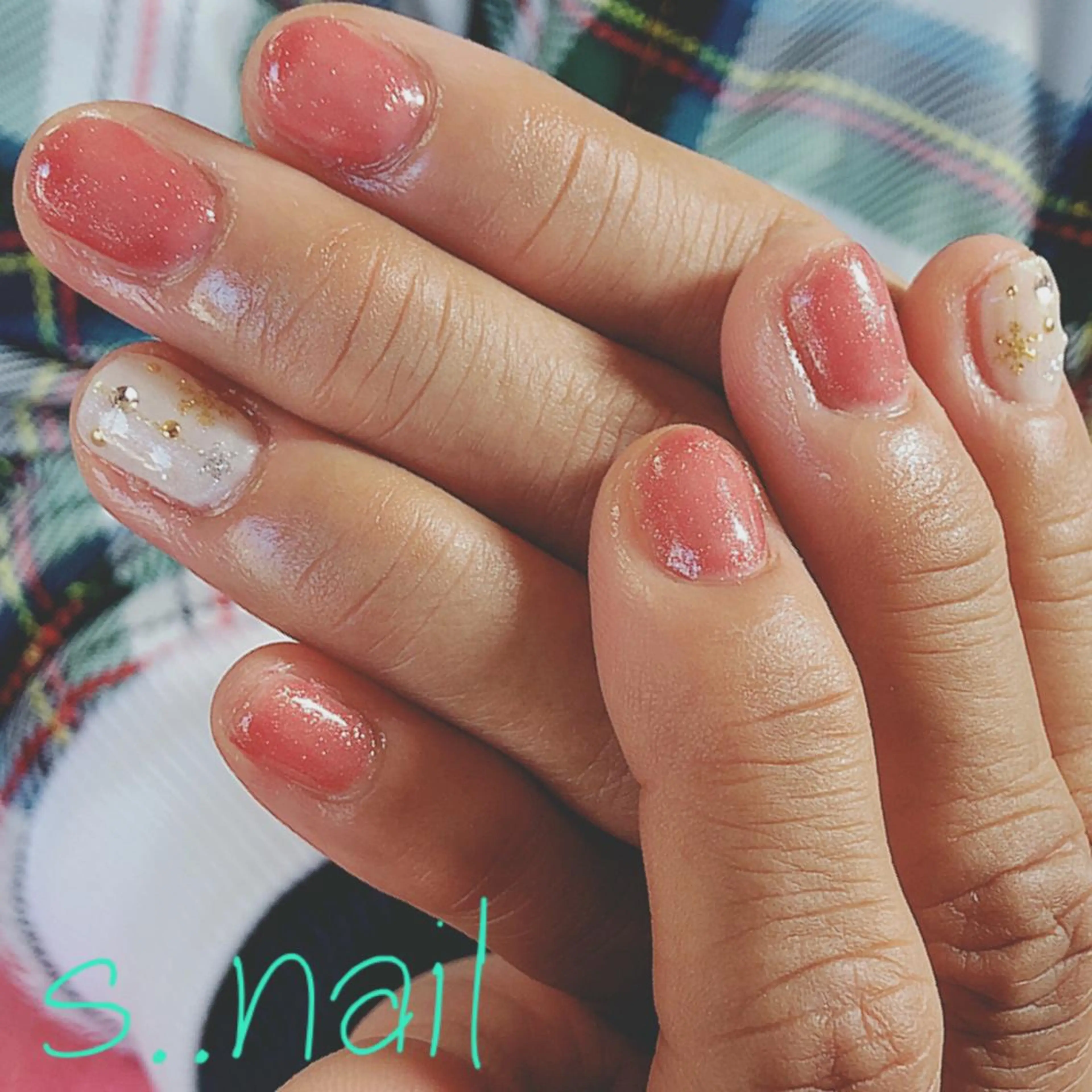 ネイル ラメ(グリッター) 冬ネイル クリスマス ハンドネイル フットネイル s..nail / MORITAのネイルデザイン
